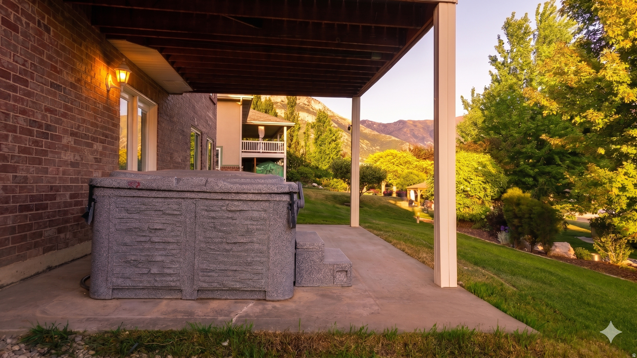 NORTH OAKS COVE - Residential