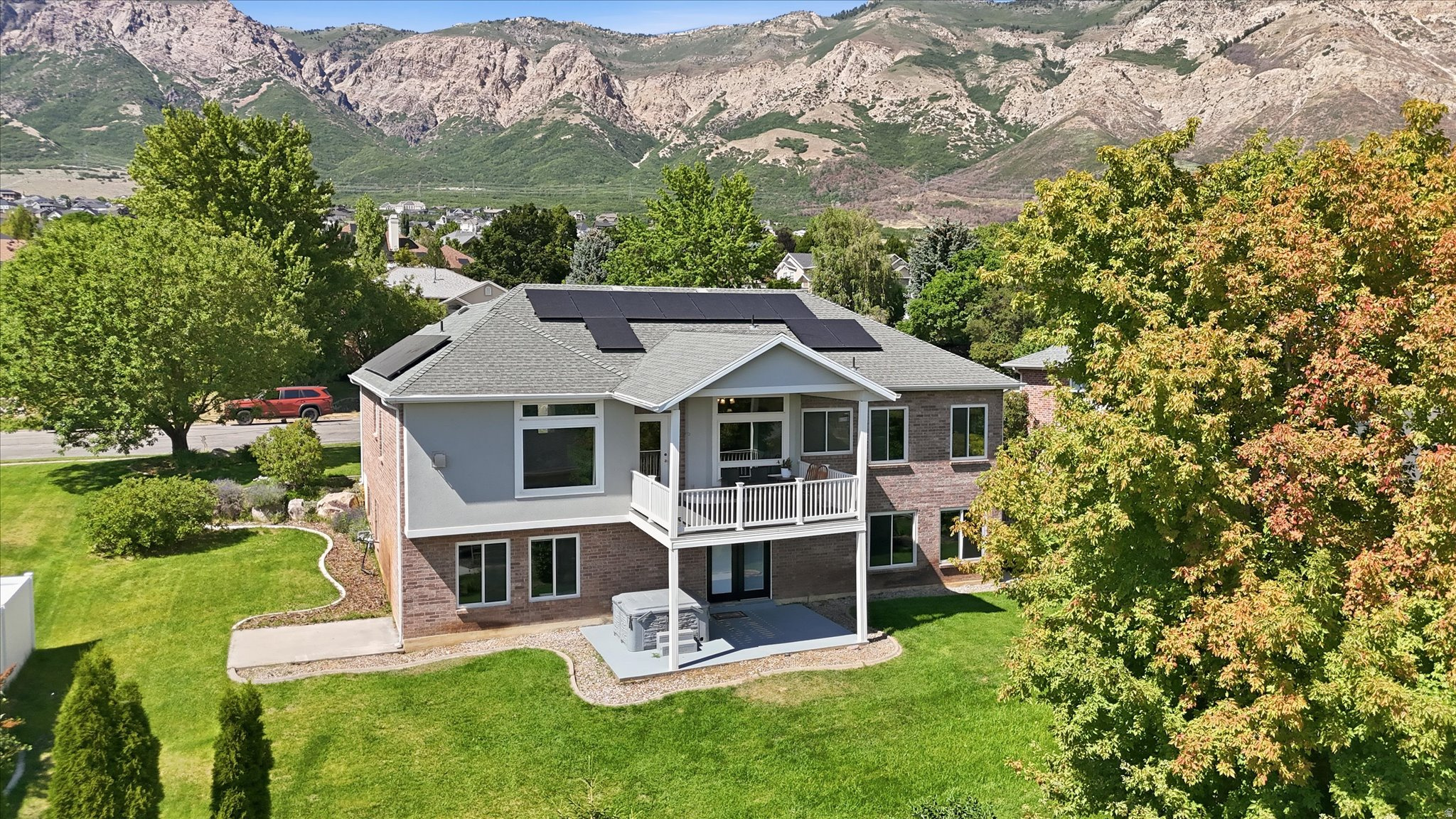 NORTH OAKS COVE - Residential