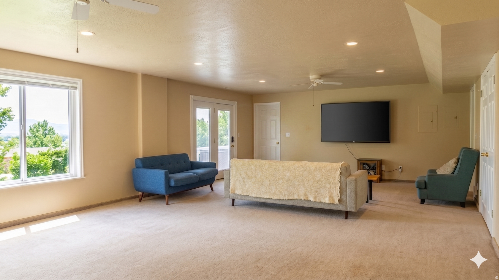 NORTH OAKS COVE - Residential