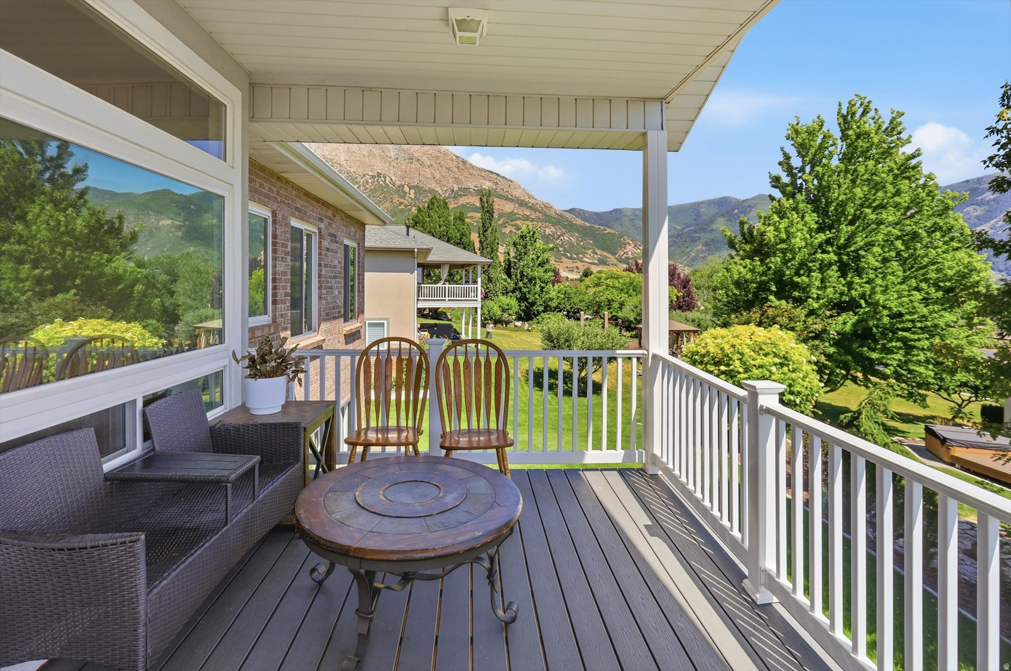 NORTH OAKS COVE - Residential