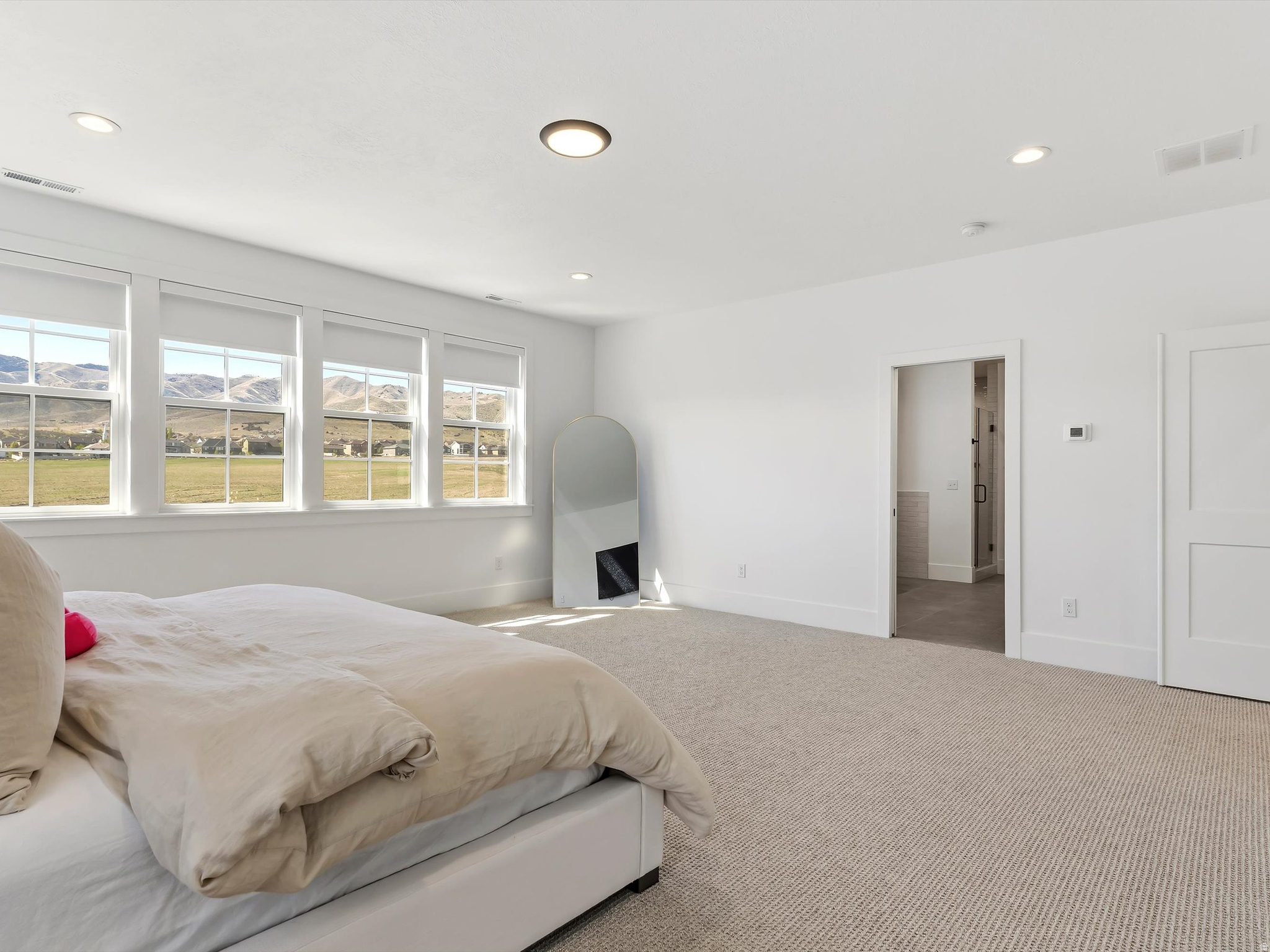 BEACON POINTE - Residential