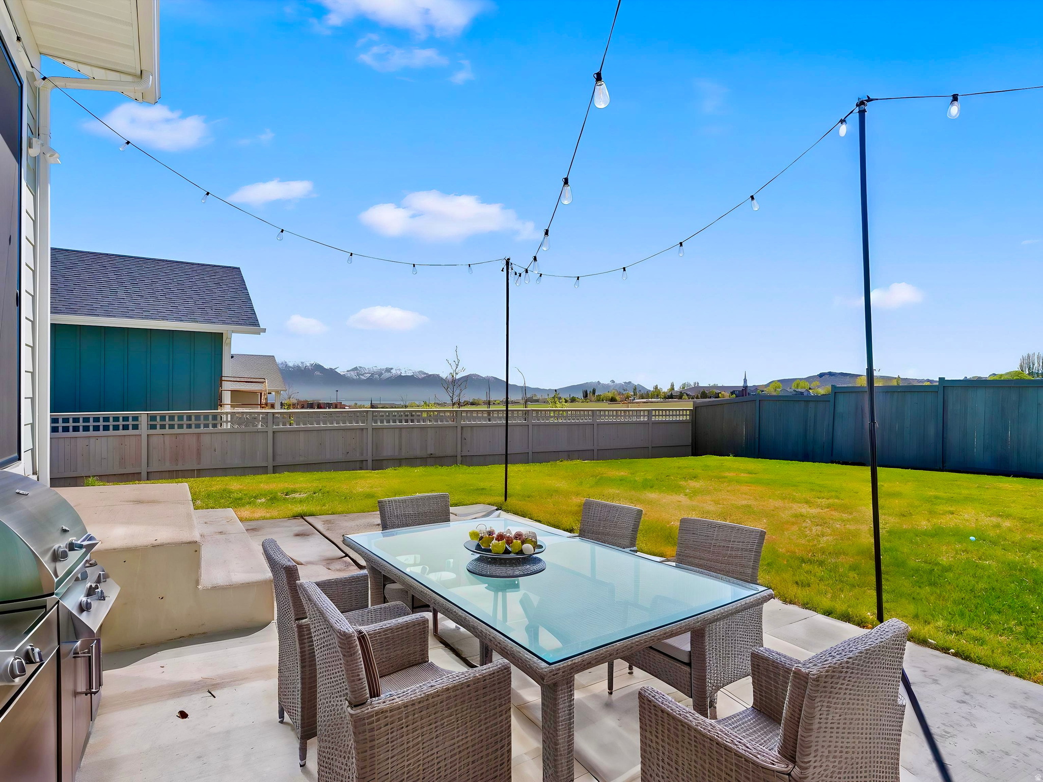BEACON POINTE - Residential