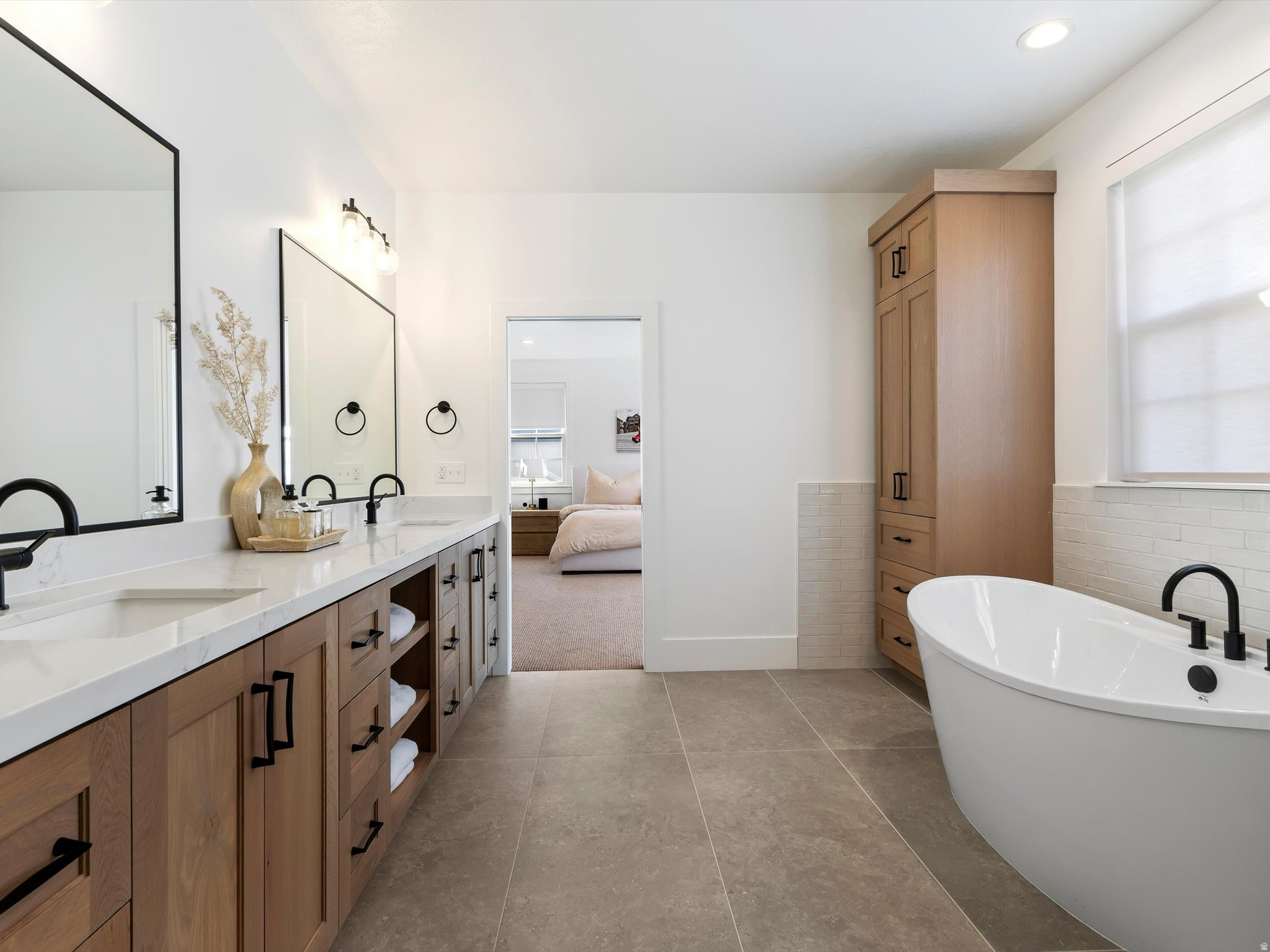 BEACON POINTE - Residential