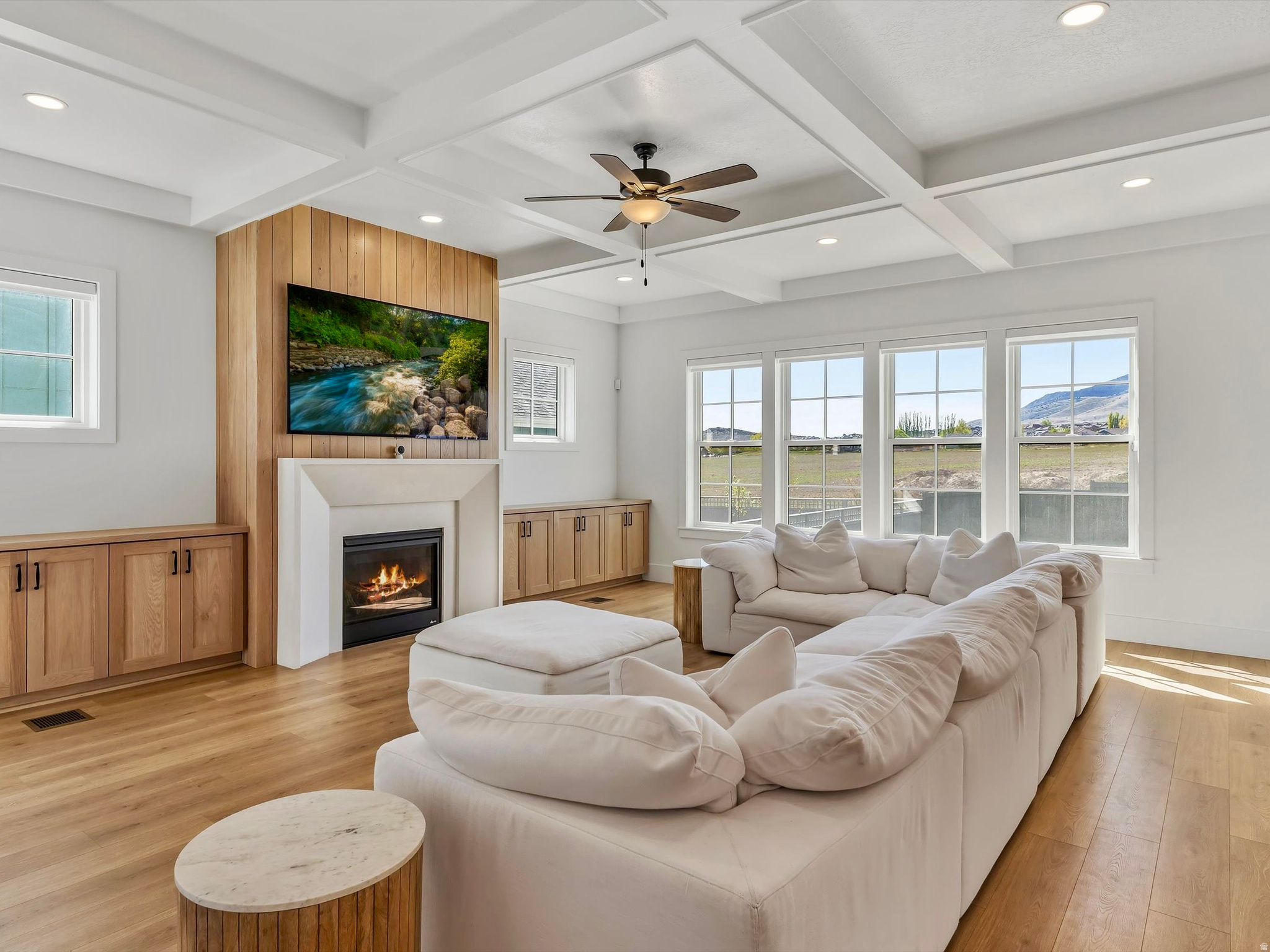 BEACON POINTE - Residential