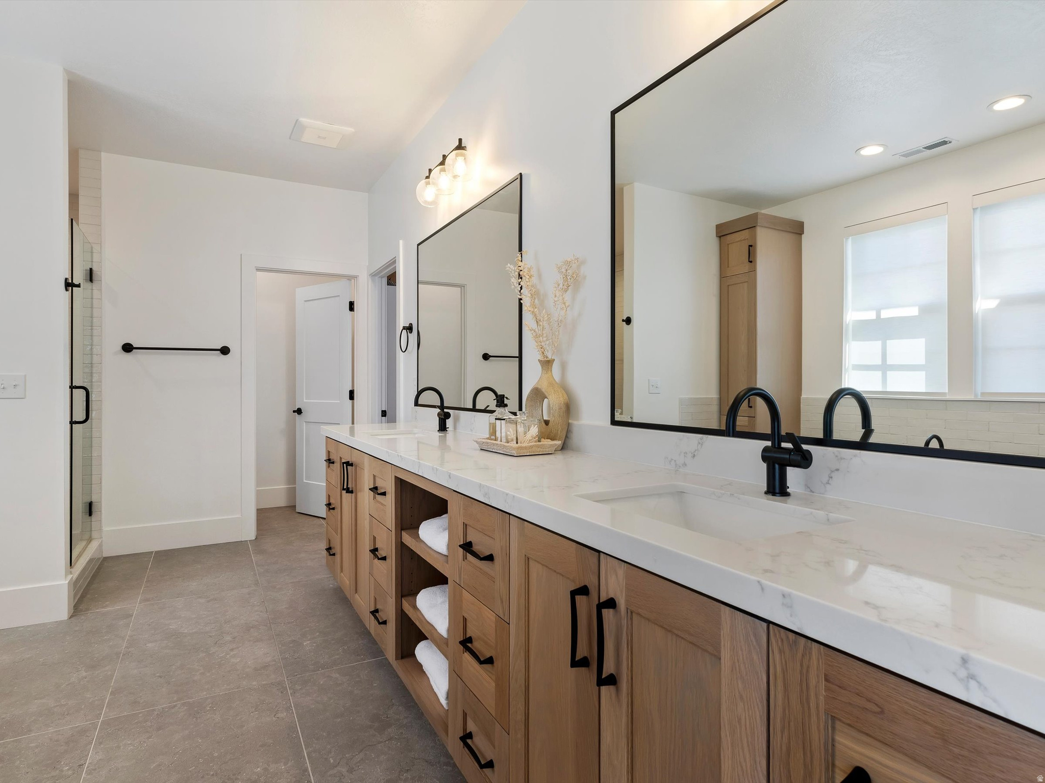 BEACON POINTE - Residential
