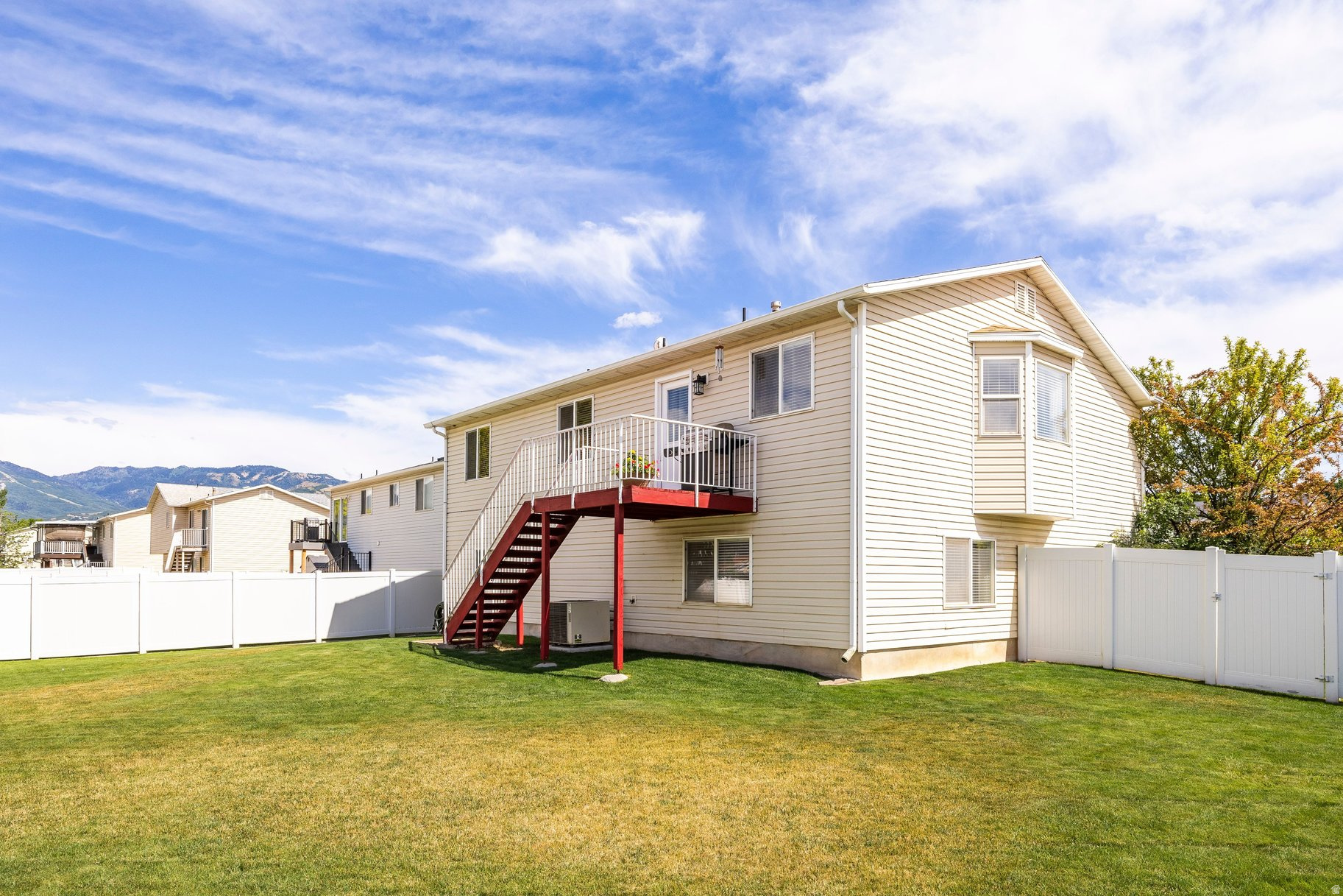 MEADOW CROSSING - Residential