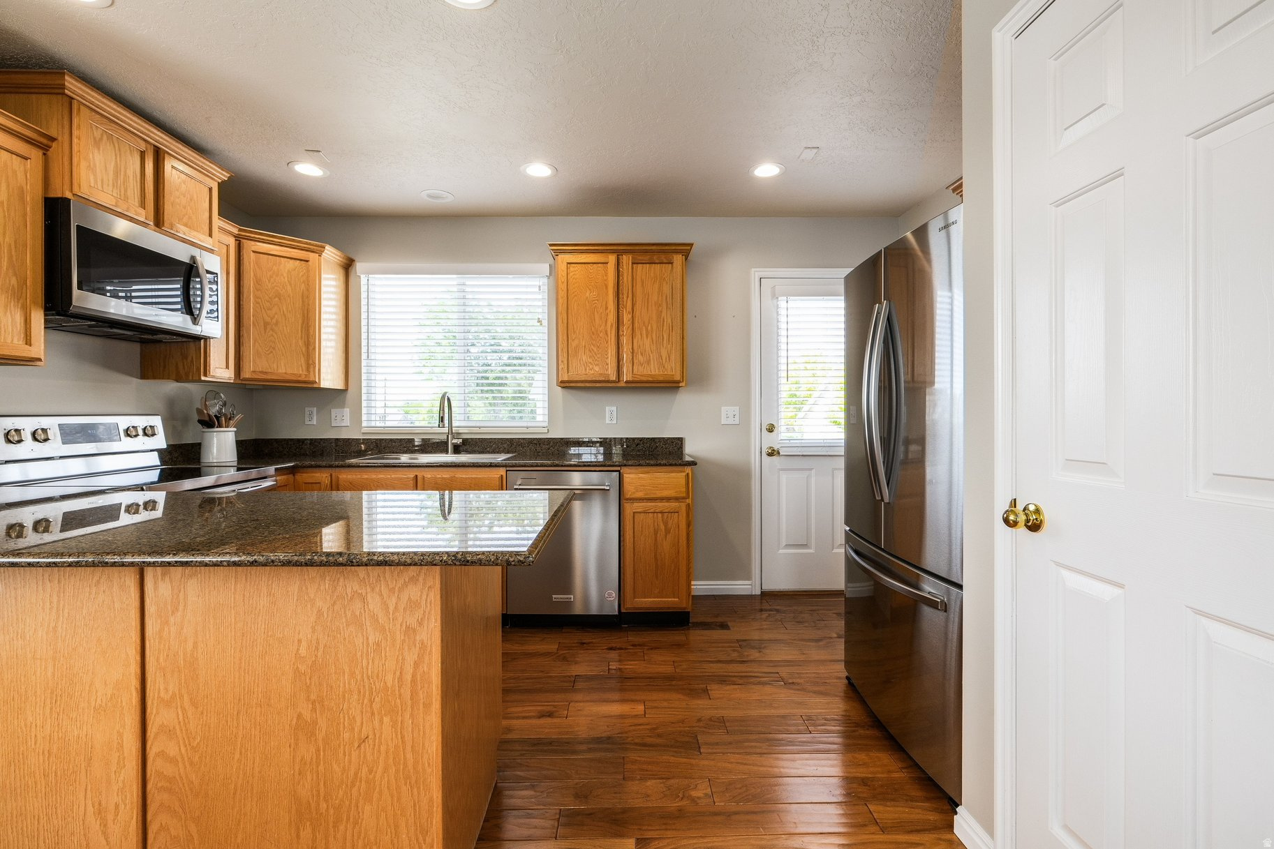 MEADOW CROSSING - Residential
