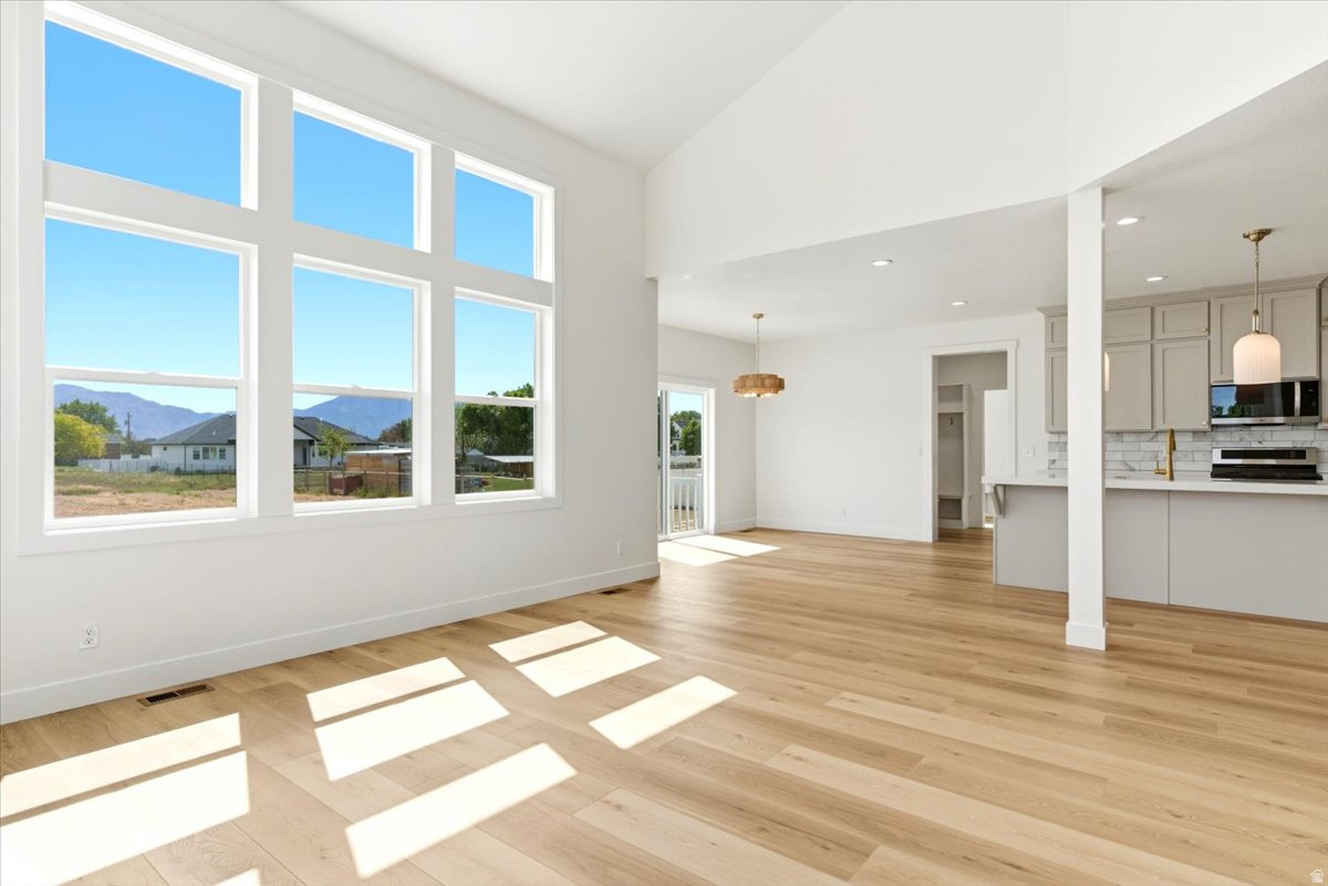 FREMOMT MEADOWS - Residential