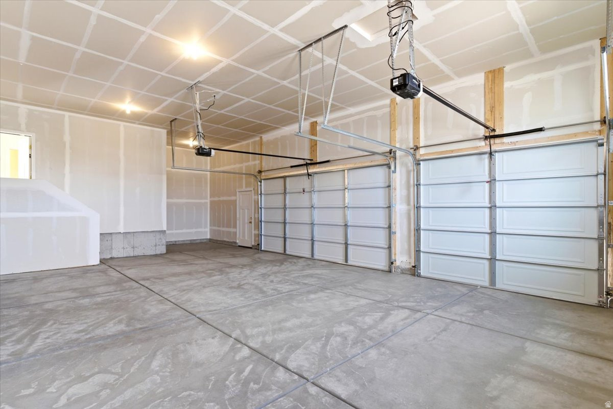 FREMOMT MEADOWS - Residential
