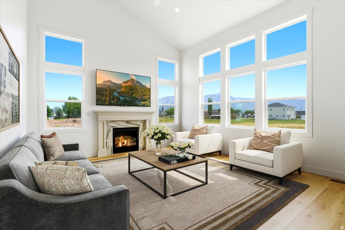 FREMOMT MEADOWS - Residential