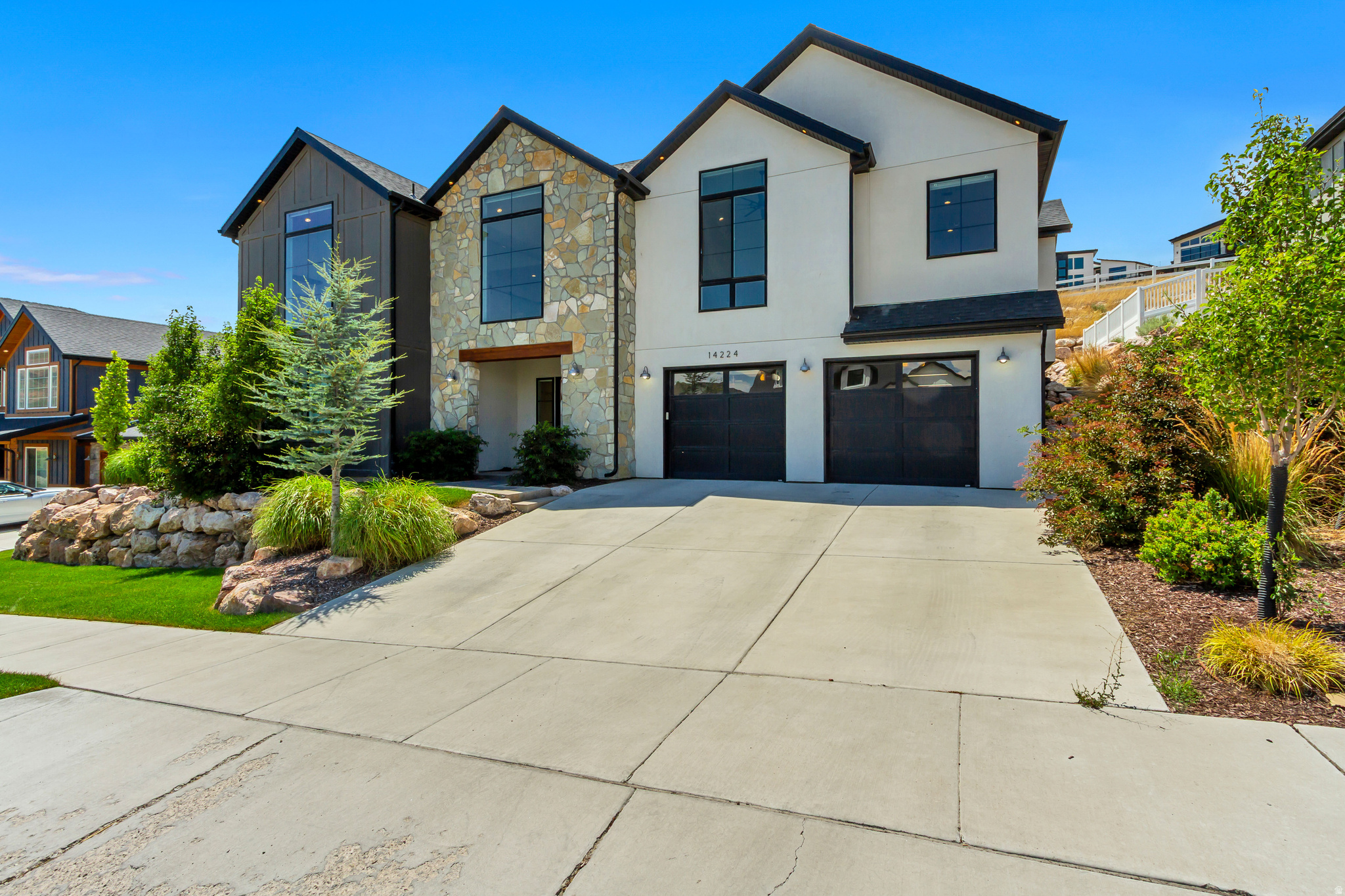 THE RIDGES @ ROSE CANYON - Residential