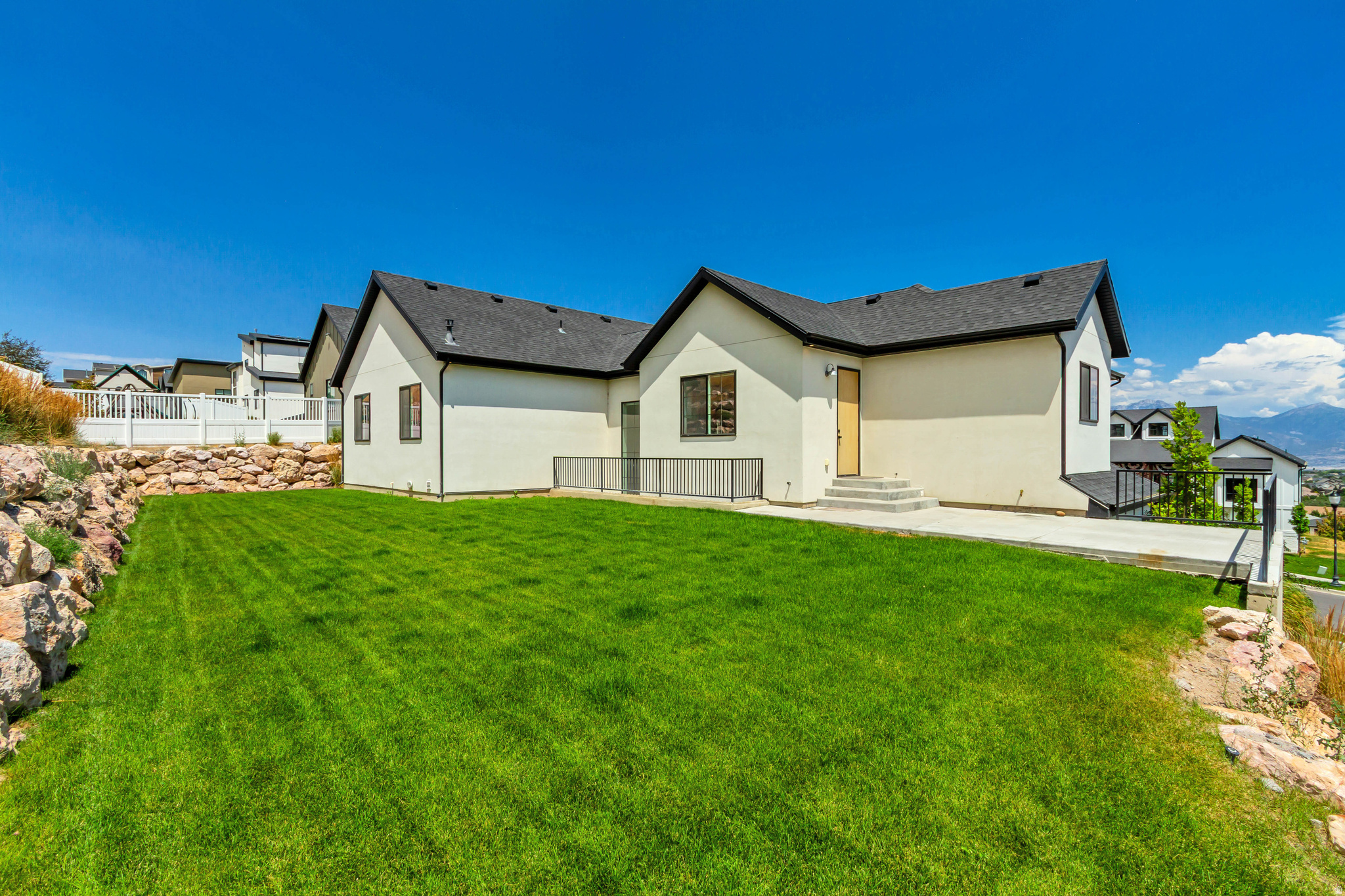 THE RIDGES @ ROSE CANYON - Residential