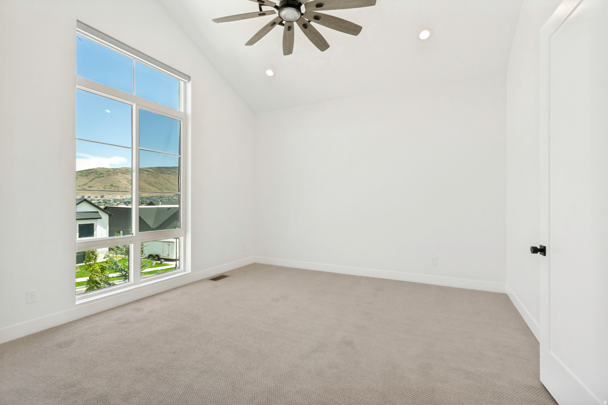 THE RIDGES @ ROSE CANYON - Residential