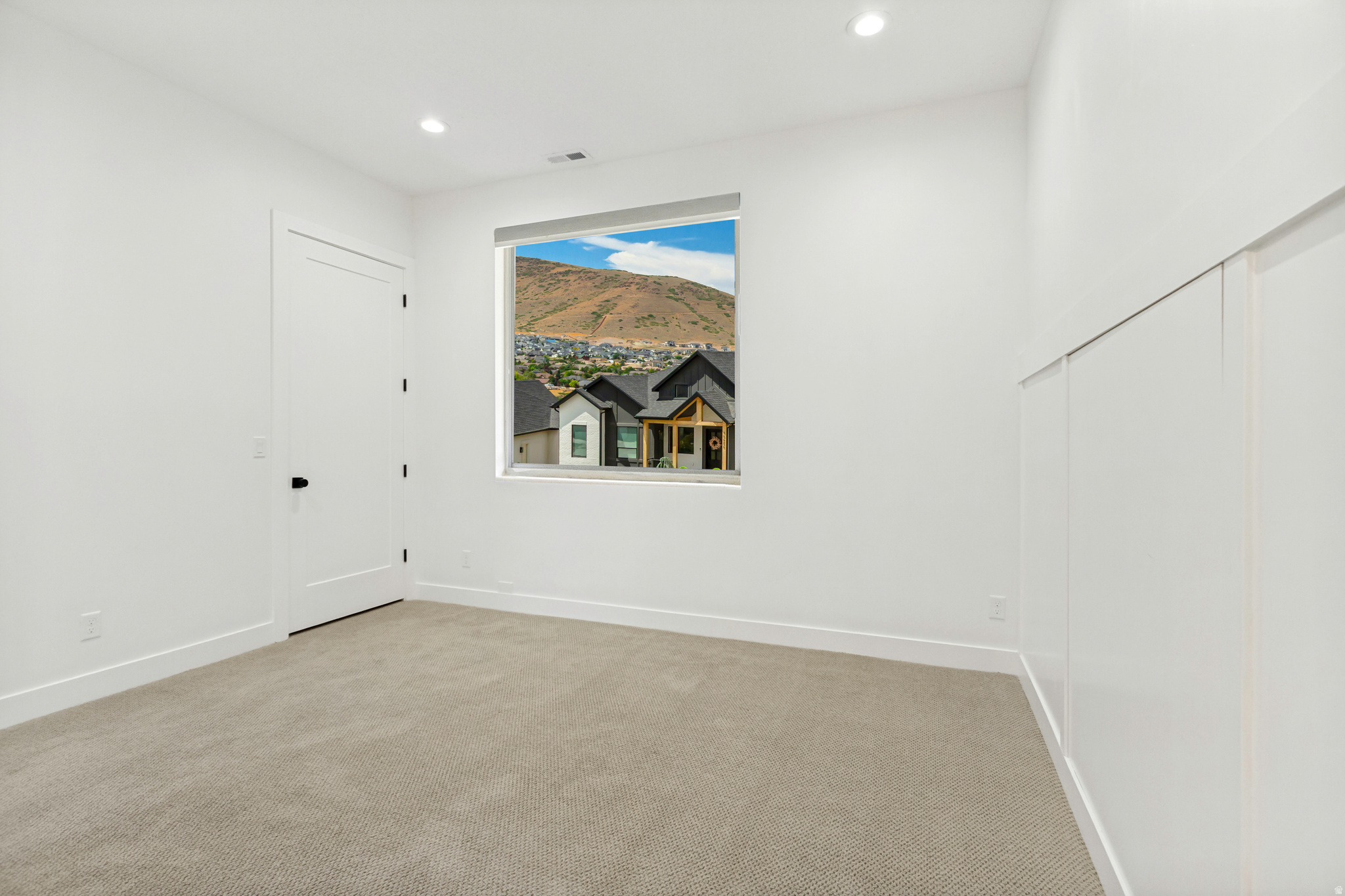 THE RIDGES @ ROSE CANYON - Residential