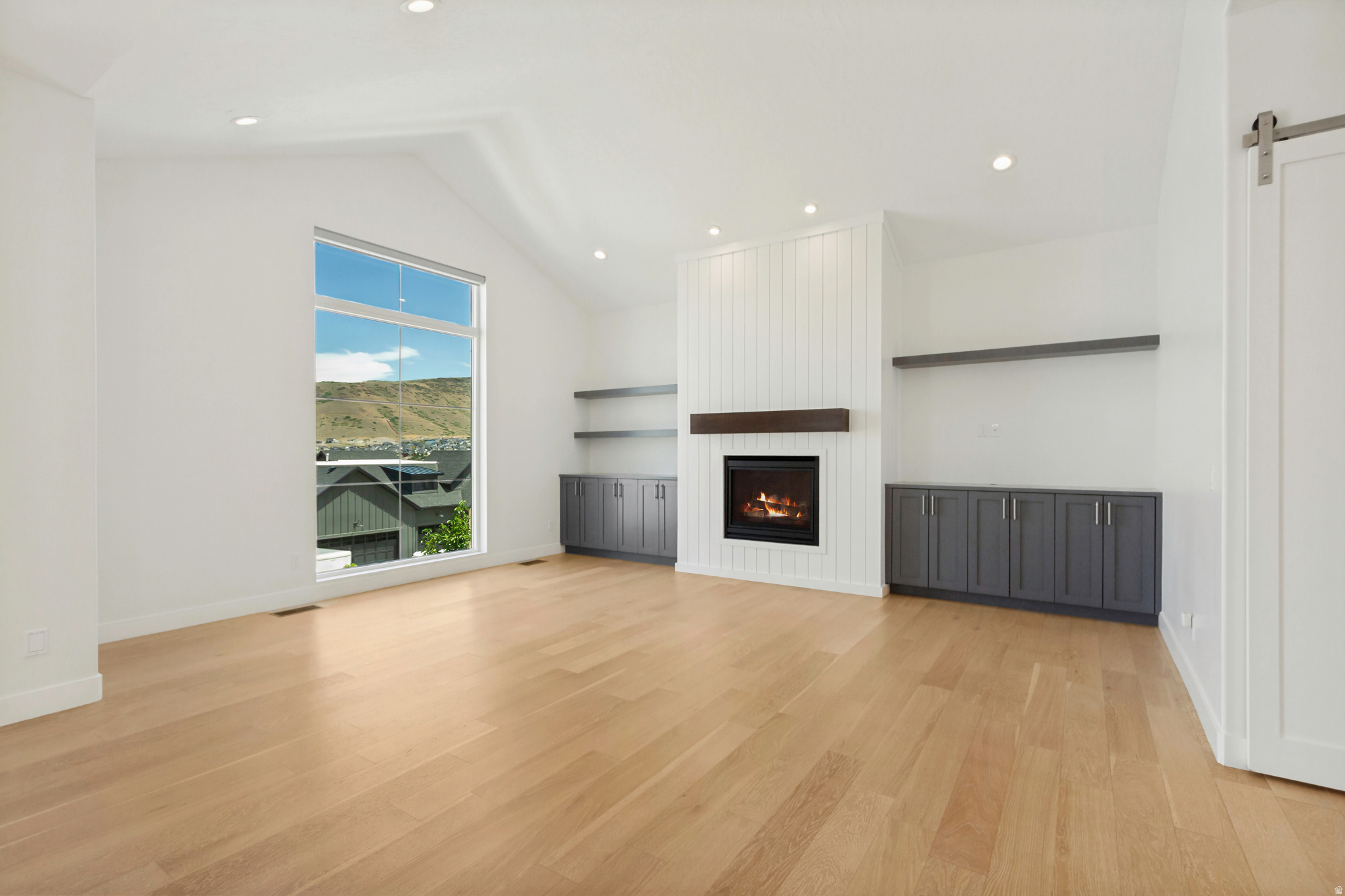 THE RIDGES @ ROSE CANYON - Residential