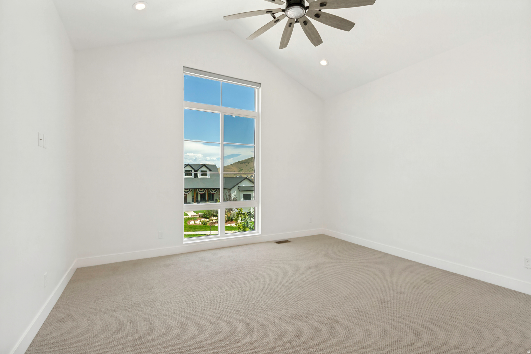THE RIDGES @ ROSE CANYON - Residential