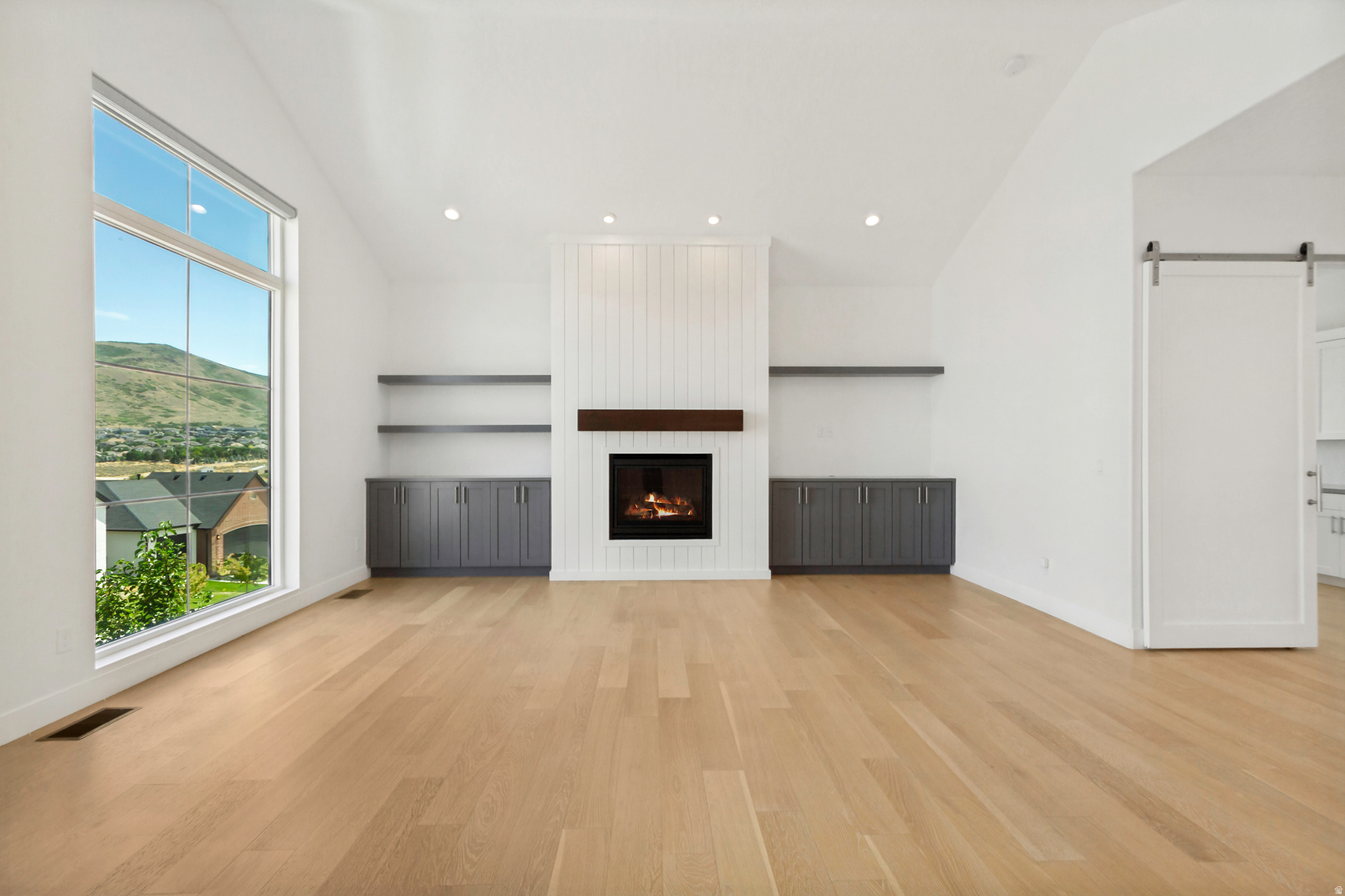 THE RIDGES @ ROSE CANYON - Residential