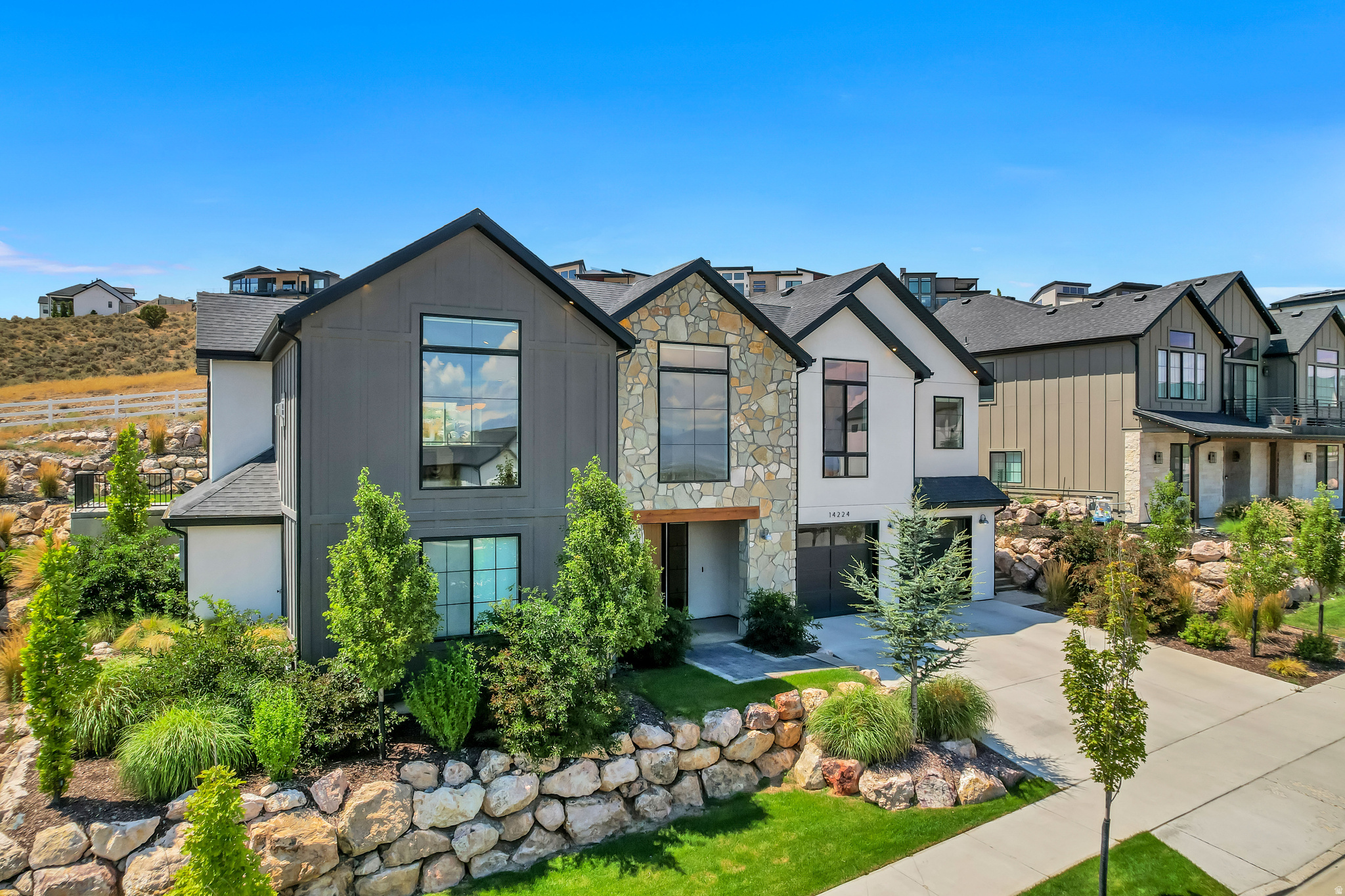 THE RIDGES @ ROSE CANYON - Residential