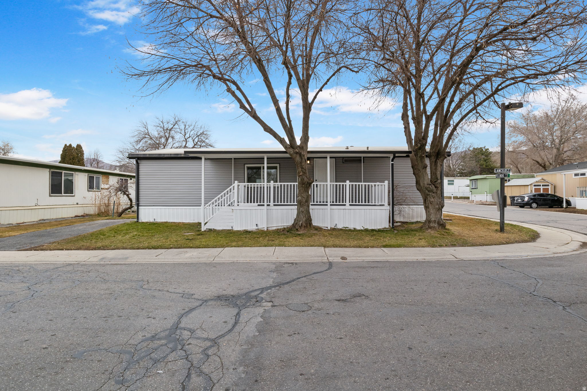CAMELOT - Residential