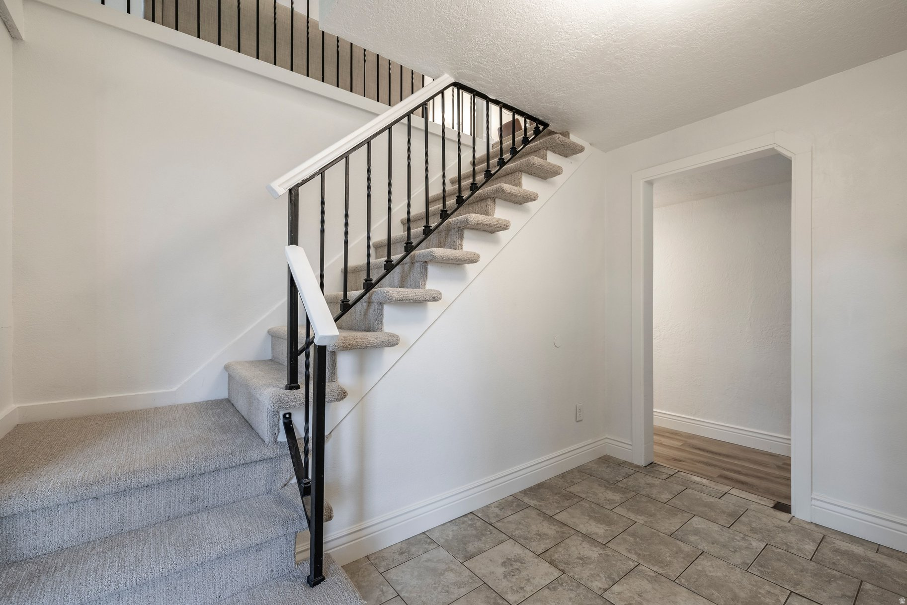 WHISPERING OAKS SUB - Residential