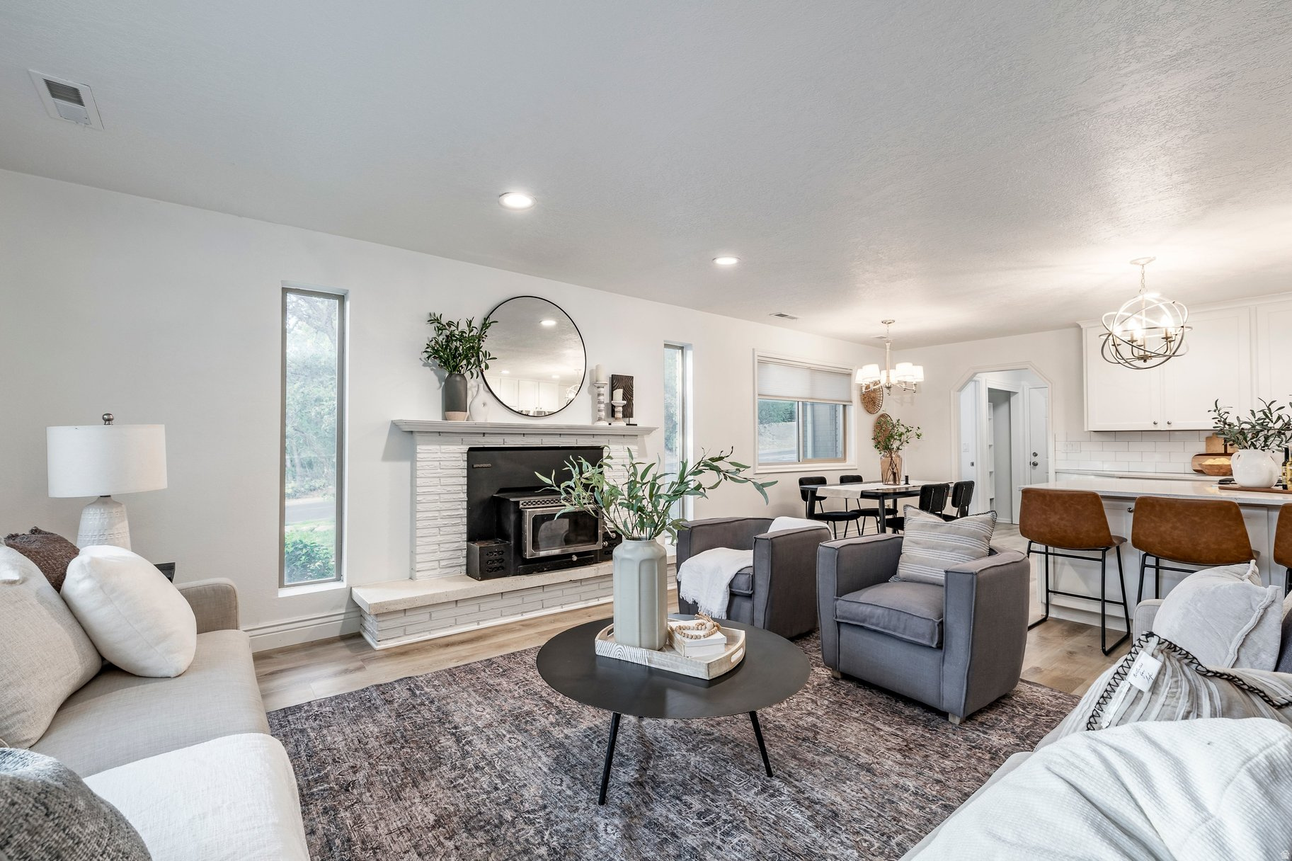 WHISPERING OAKS SUB - Residential