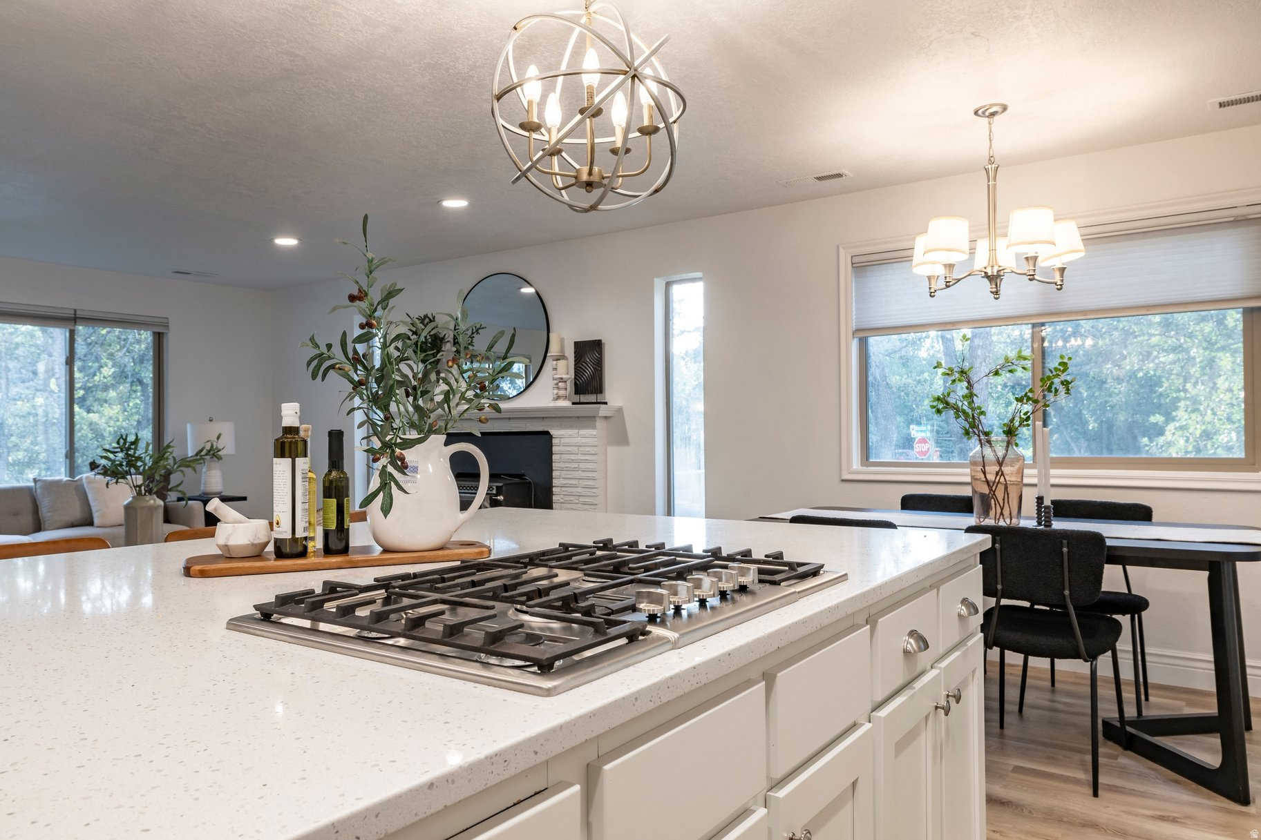 WHISPERING OAKS SUB - Residential
