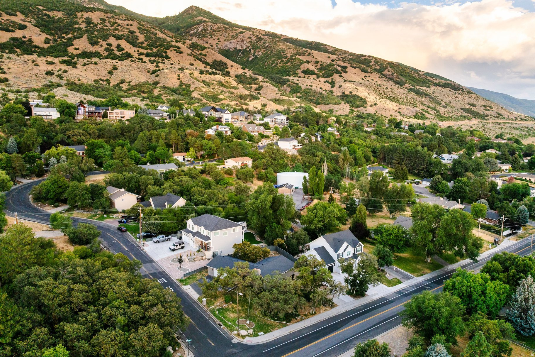 WHISPERING OAKS SUB - Residential