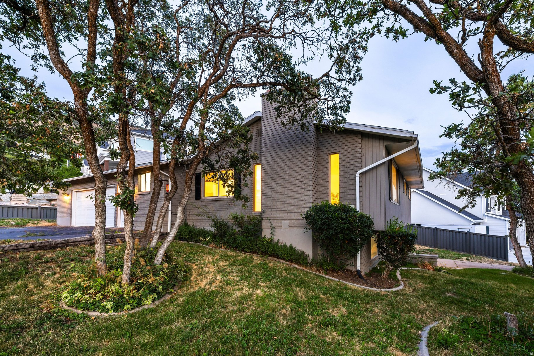 WHISPERING OAKS SUB - Residential