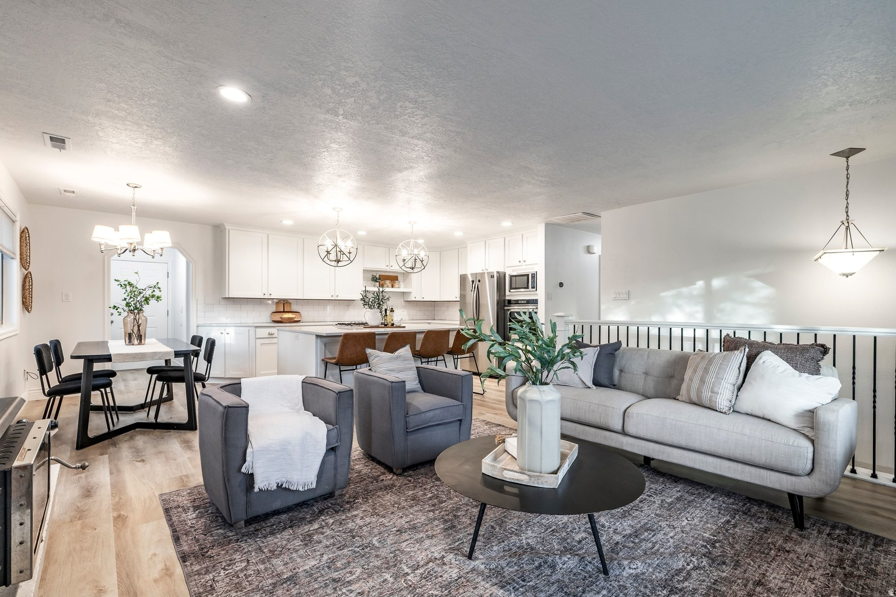 WHISPERING OAKS SUB - Residential