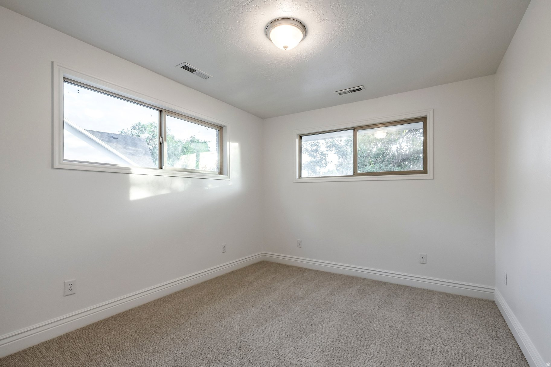 WHISPERING OAKS SUB - Residential