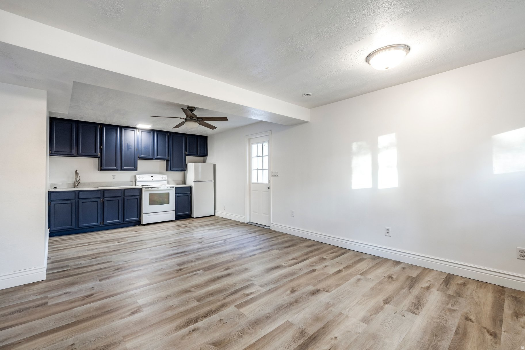 WHISPERING OAKS SUB - Residential