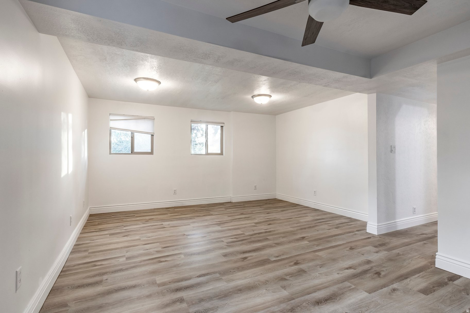 WHISPERING OAKS SUB - Residential