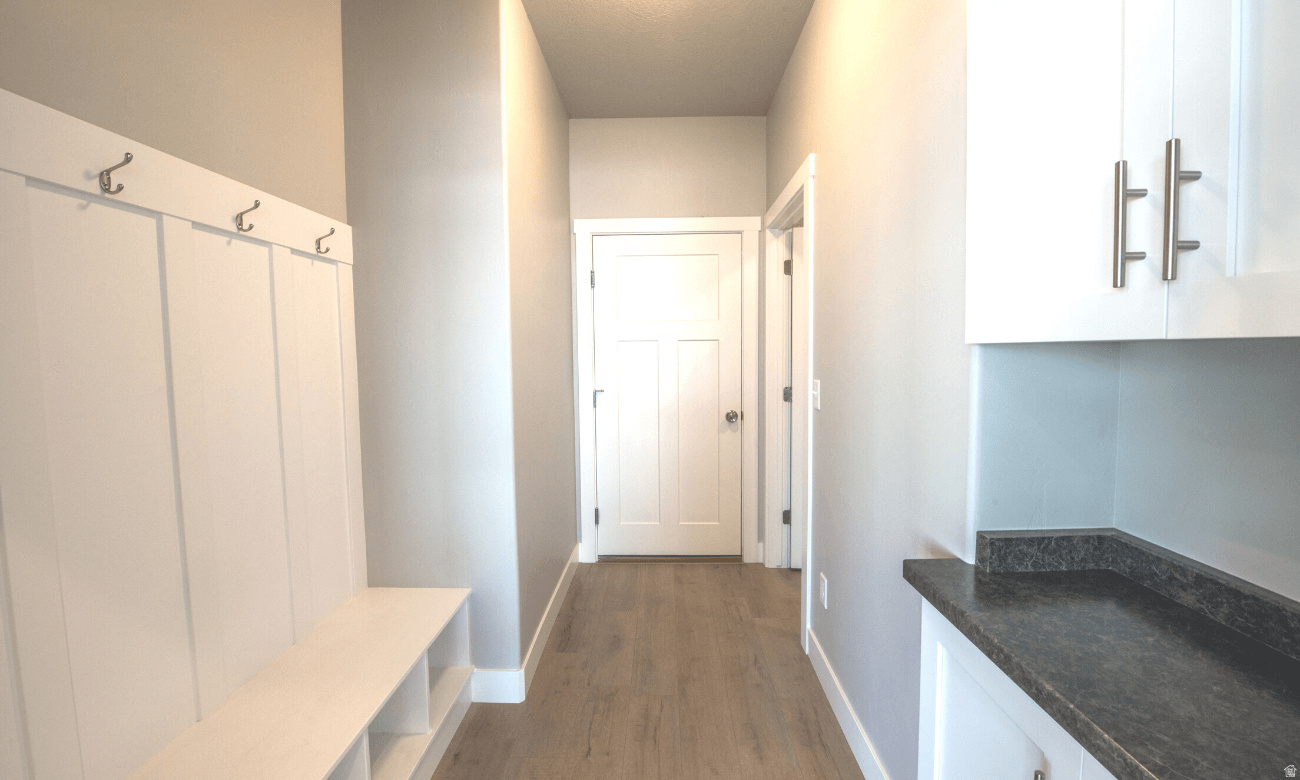 SMILING H - Residential