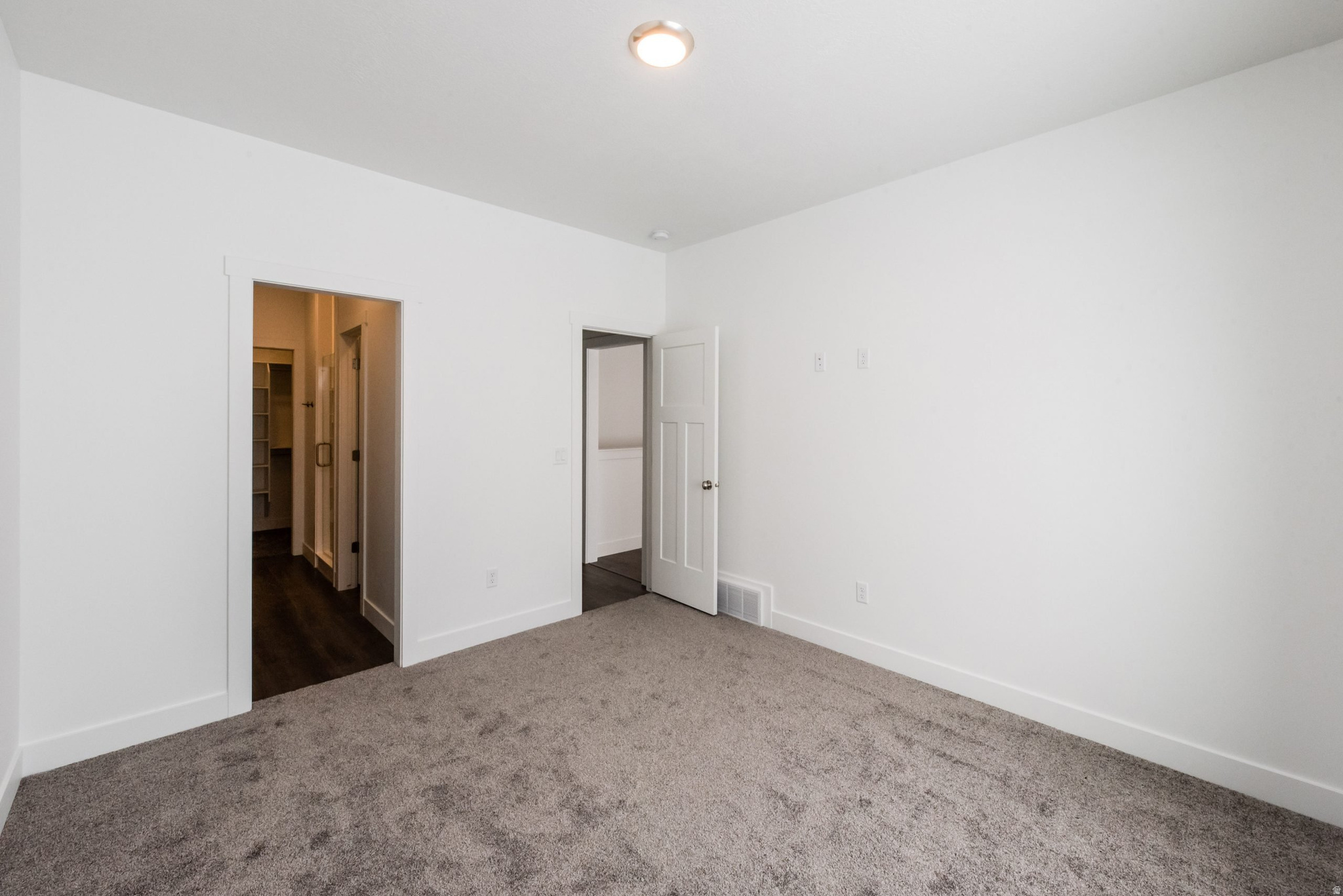 SMILING H - Residential