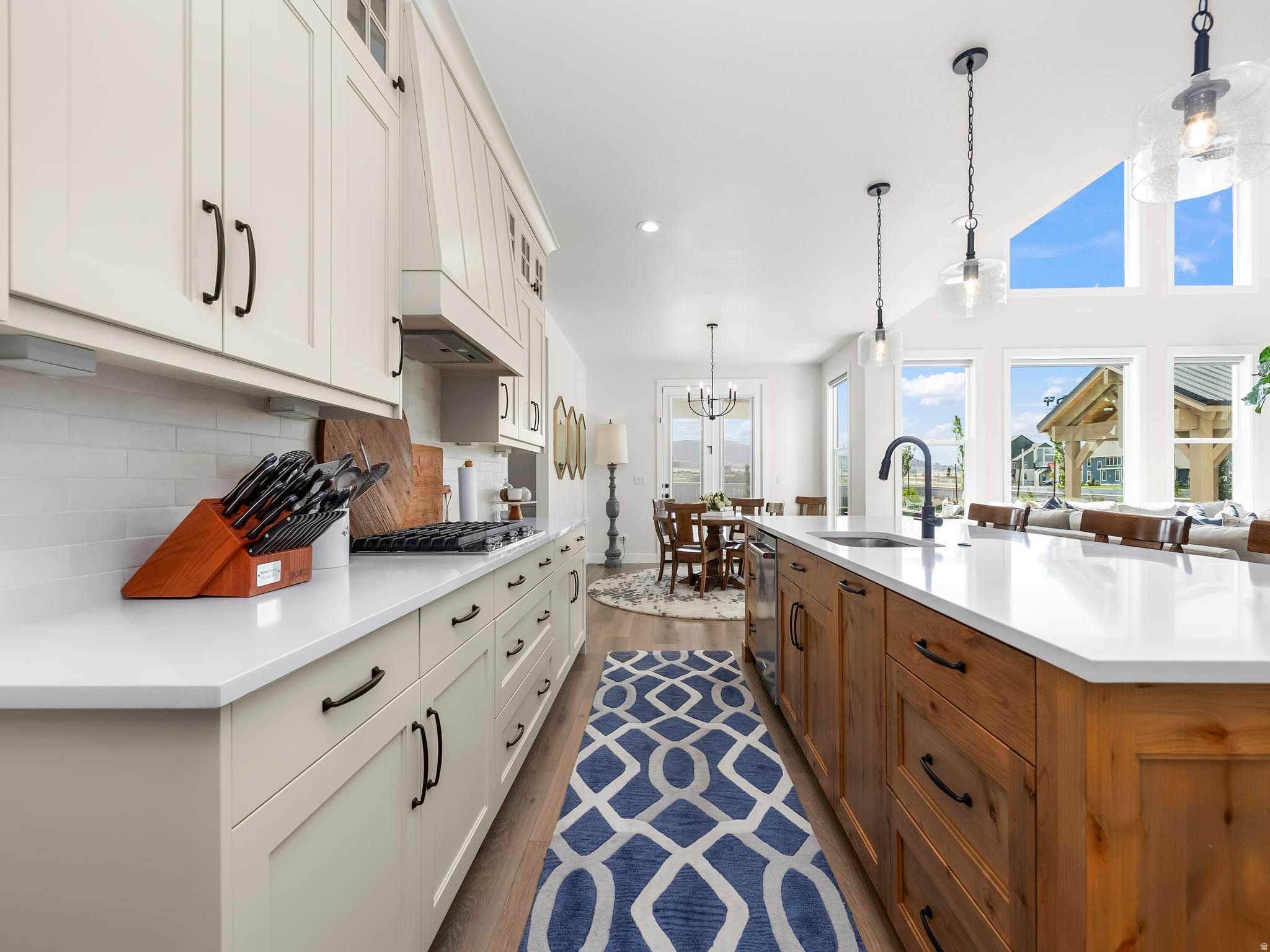 BEACON POINTE - Residential