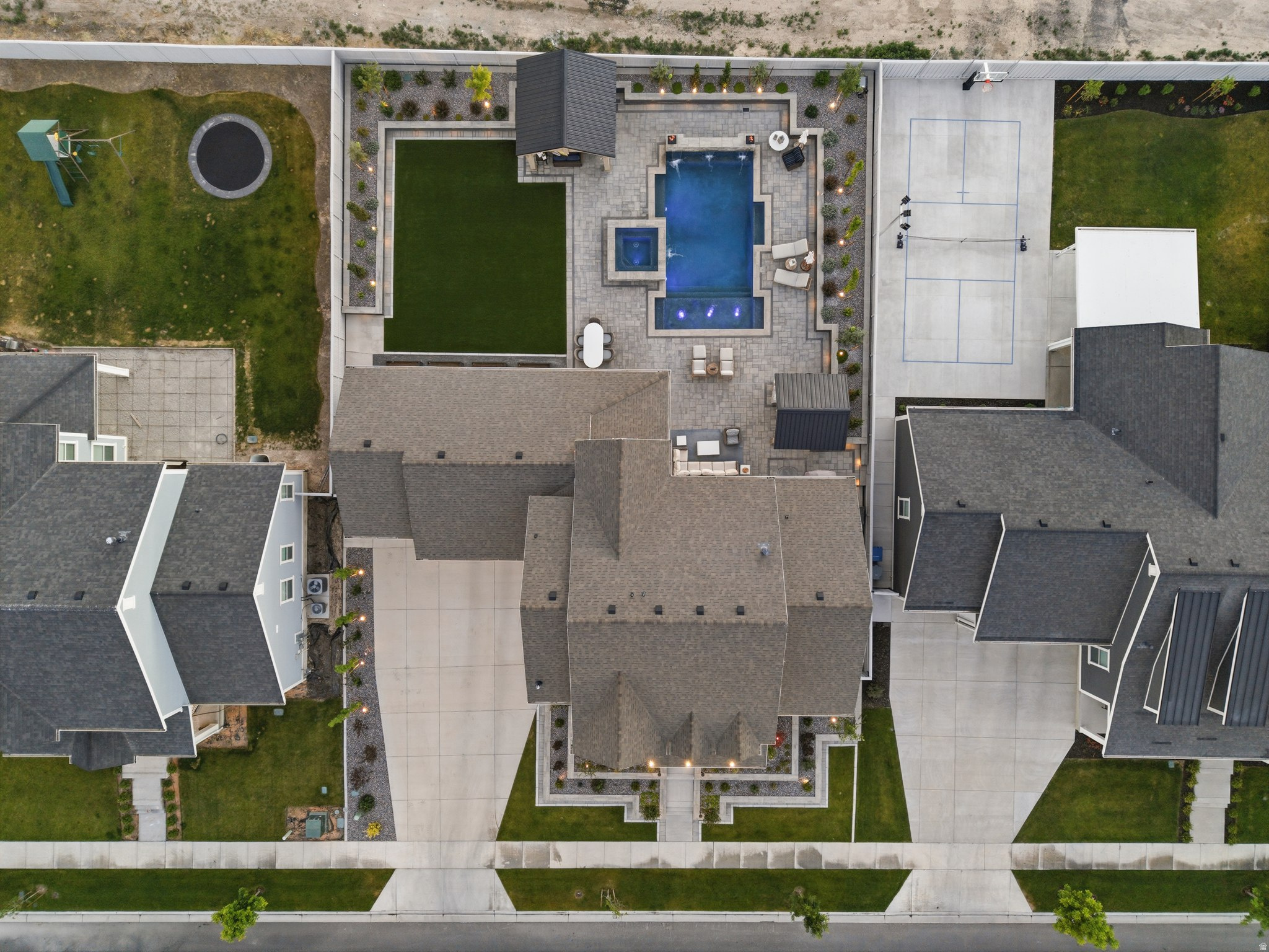 BEACON POINTE - Residential