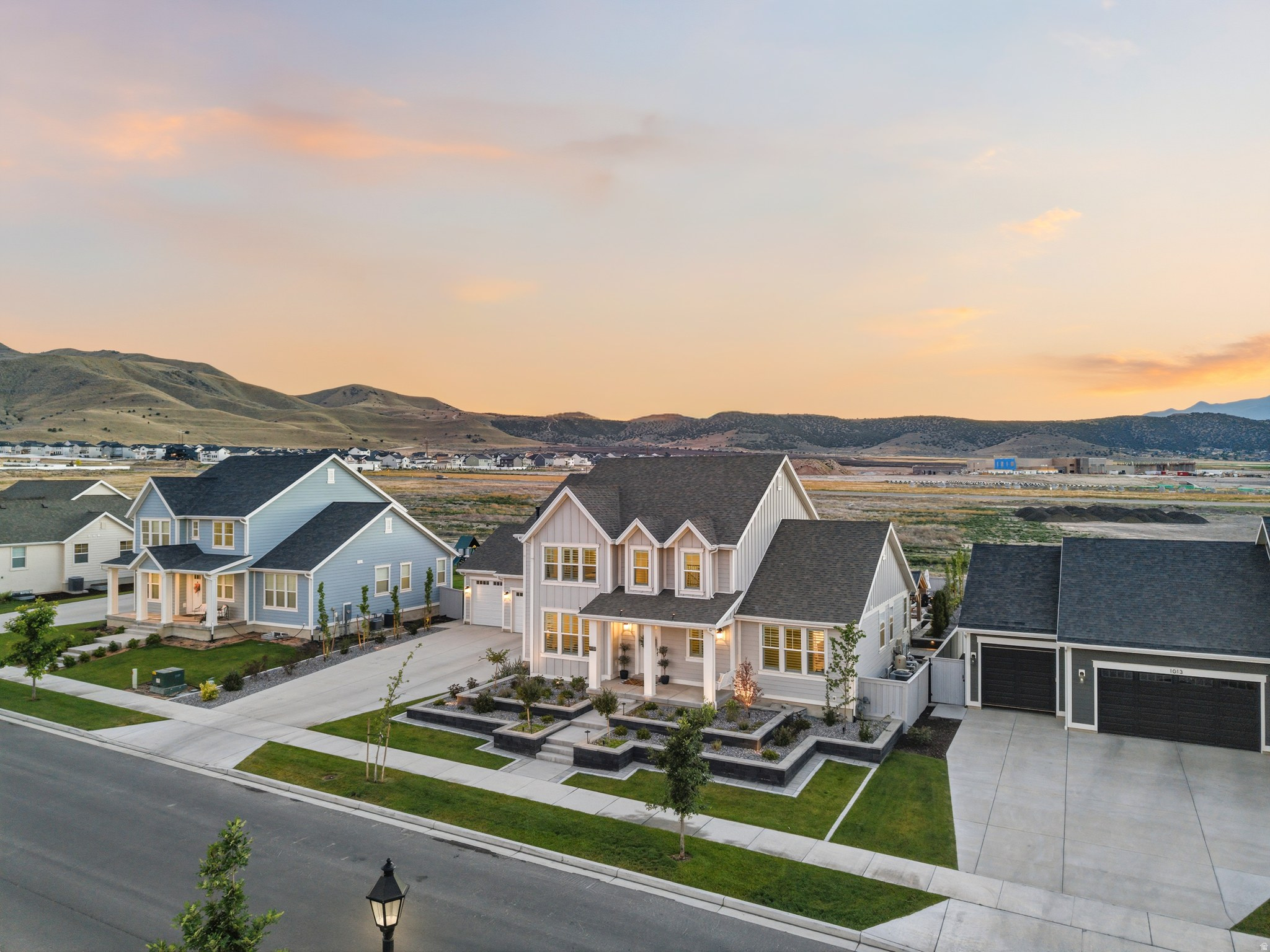 BEACON POINTE - Residential