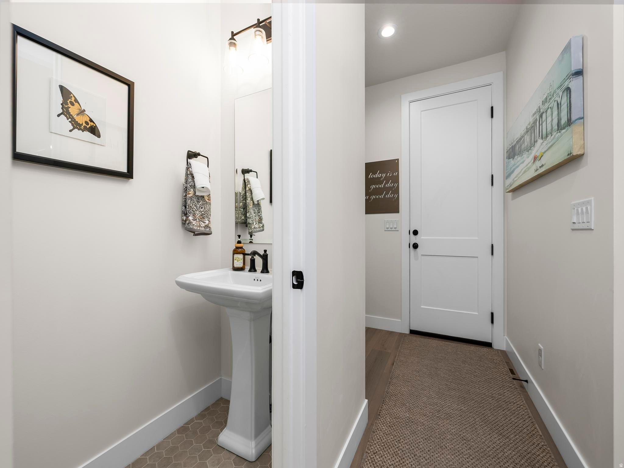 BEACON POINTE - Residential
