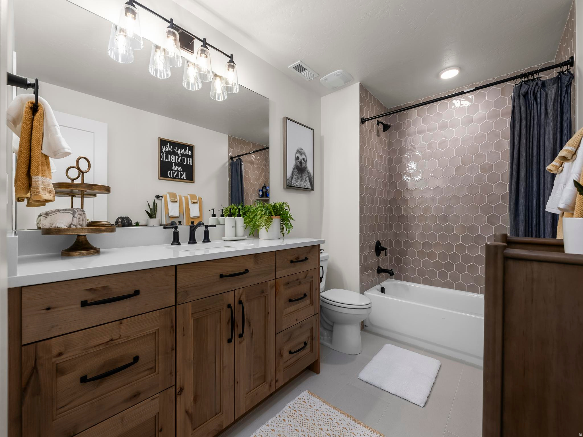 BEACON POINTE - Residential