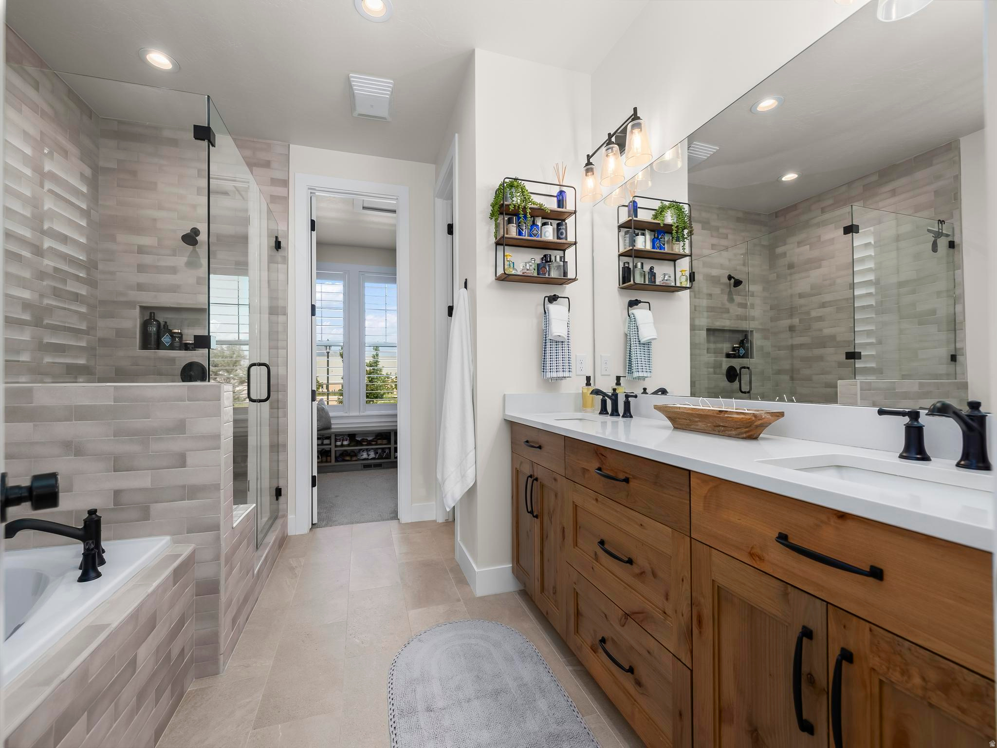 BEACON POINTE - Residential