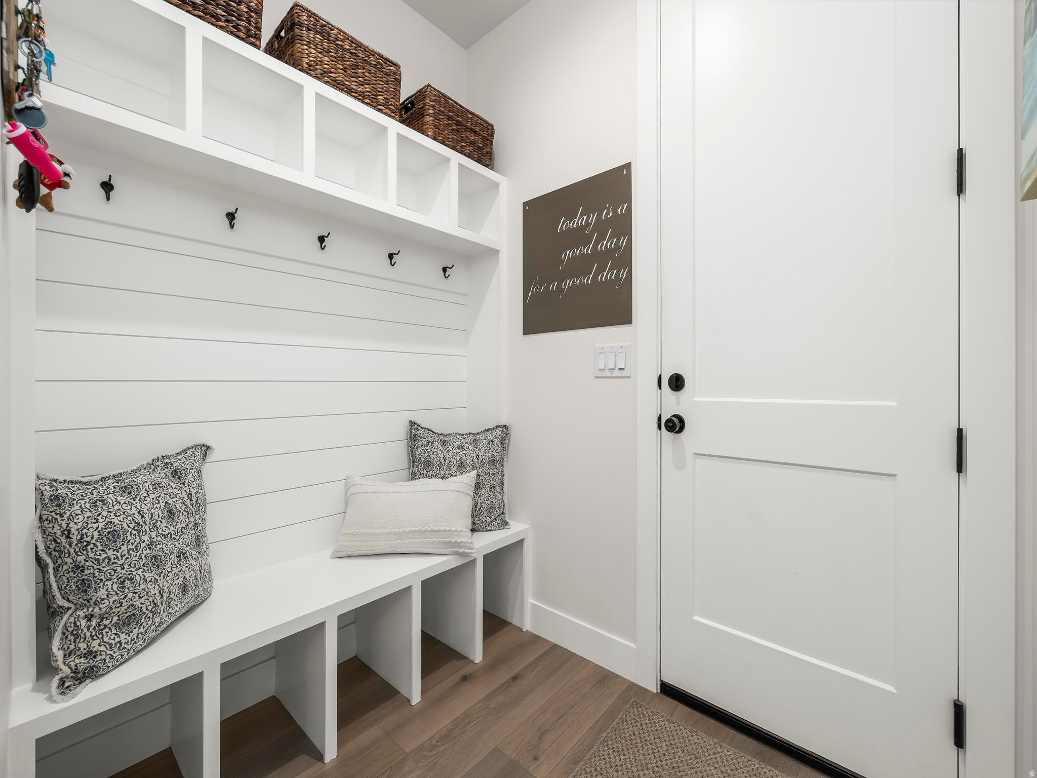 BEACON POINTE - Residential