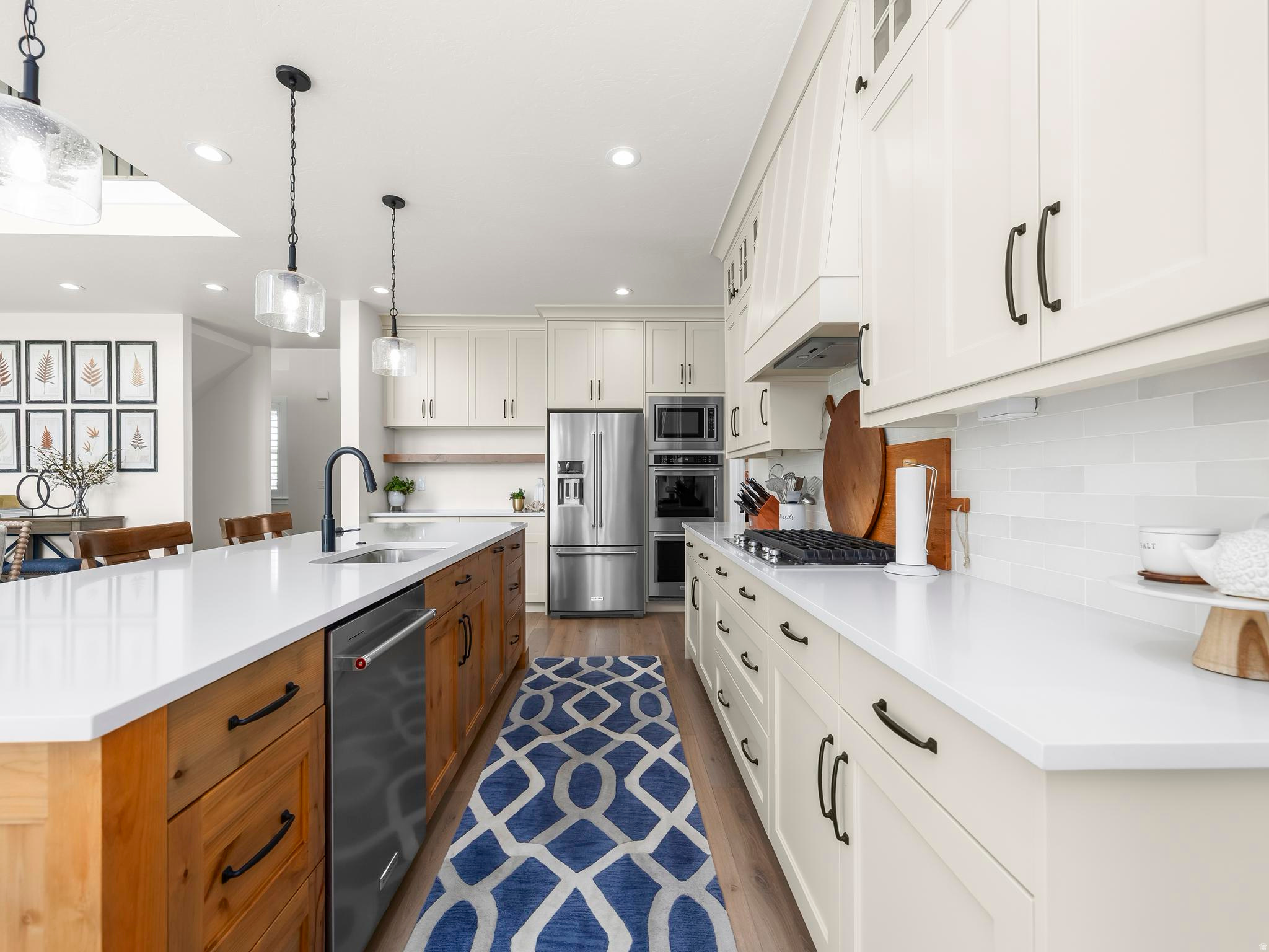 BEACON POINTE - Residential
