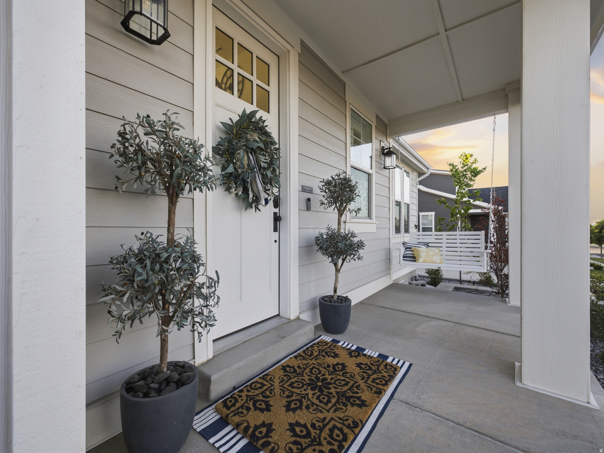 BEACON POINTE - Residential