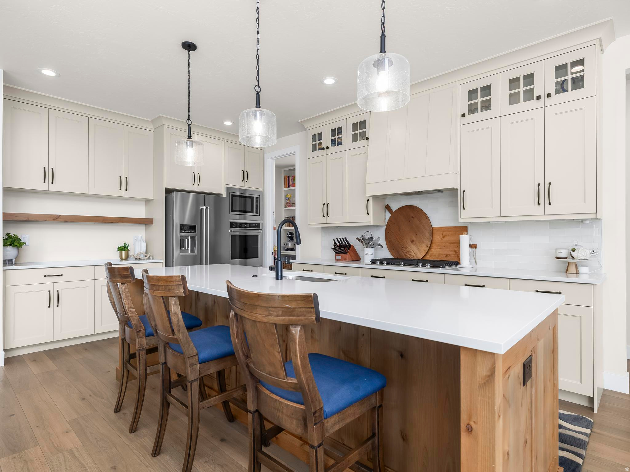 BEACON POINTE - Residential
