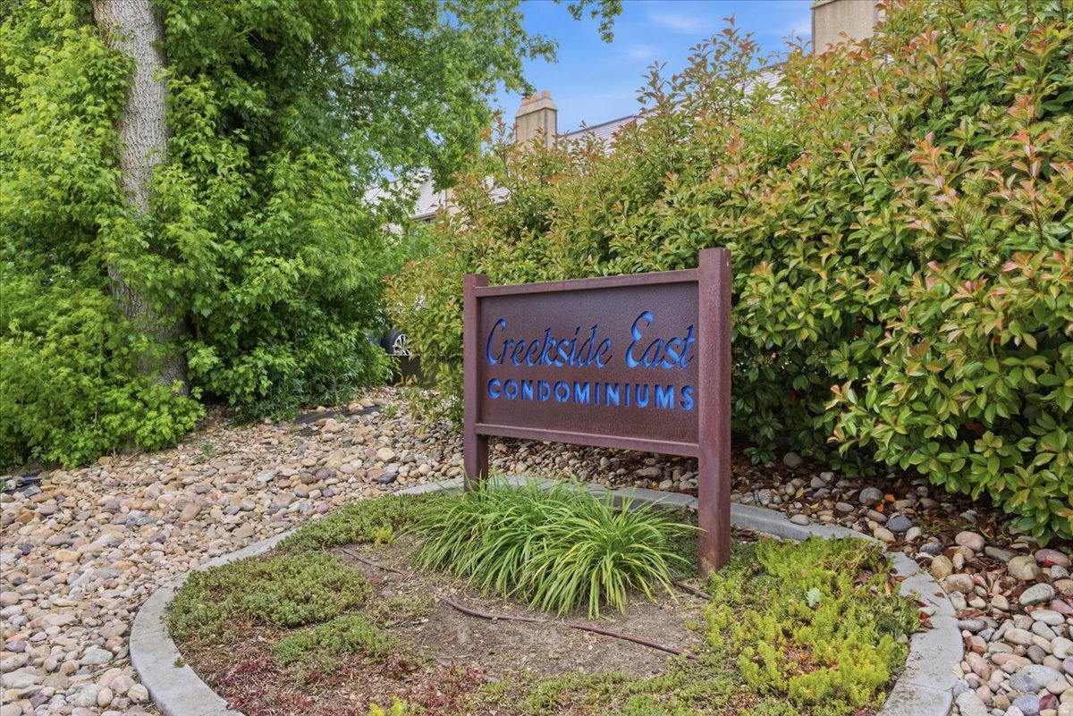 CREEKSIDE EAST CONDM - Residential