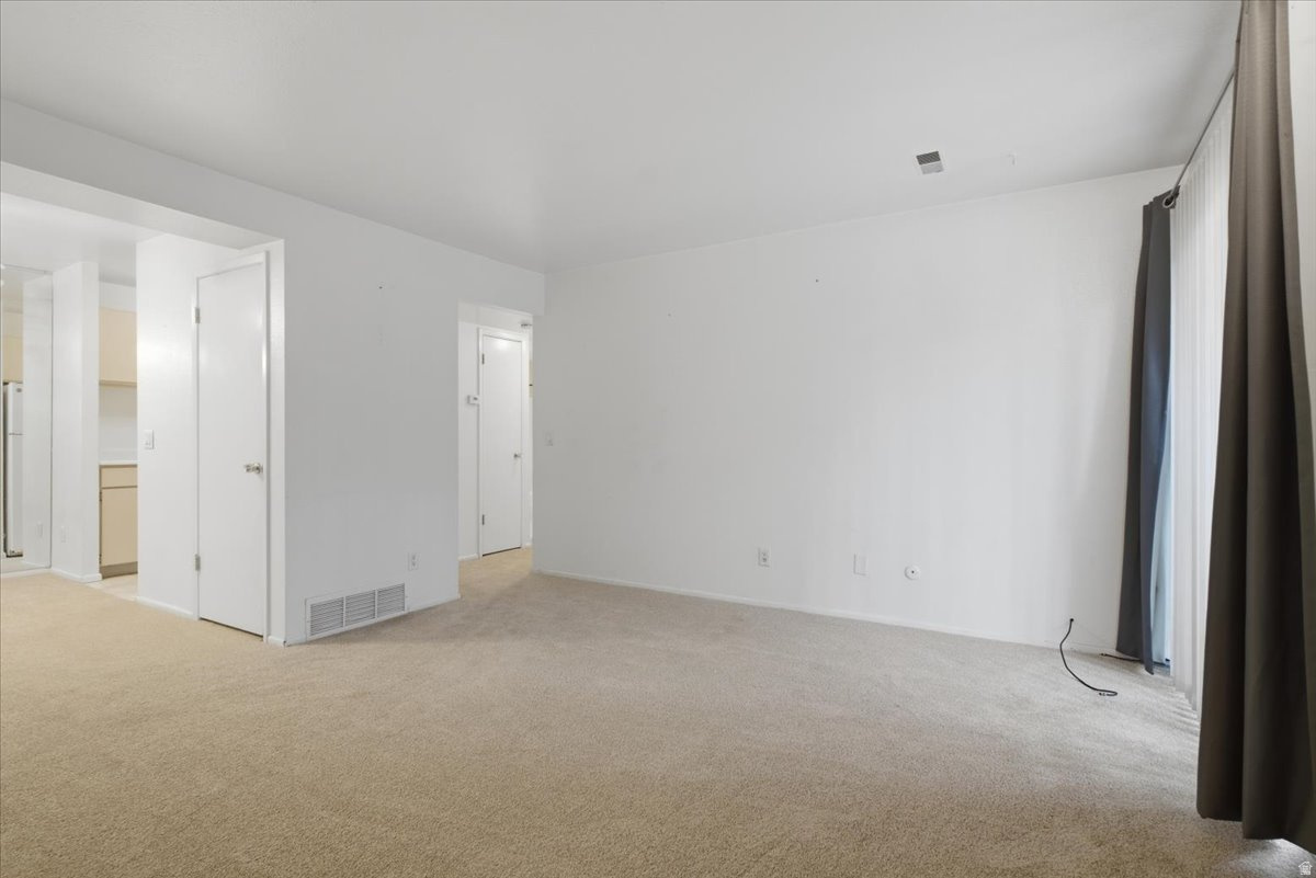 CREEKSIDE EAST CONDM - Residential