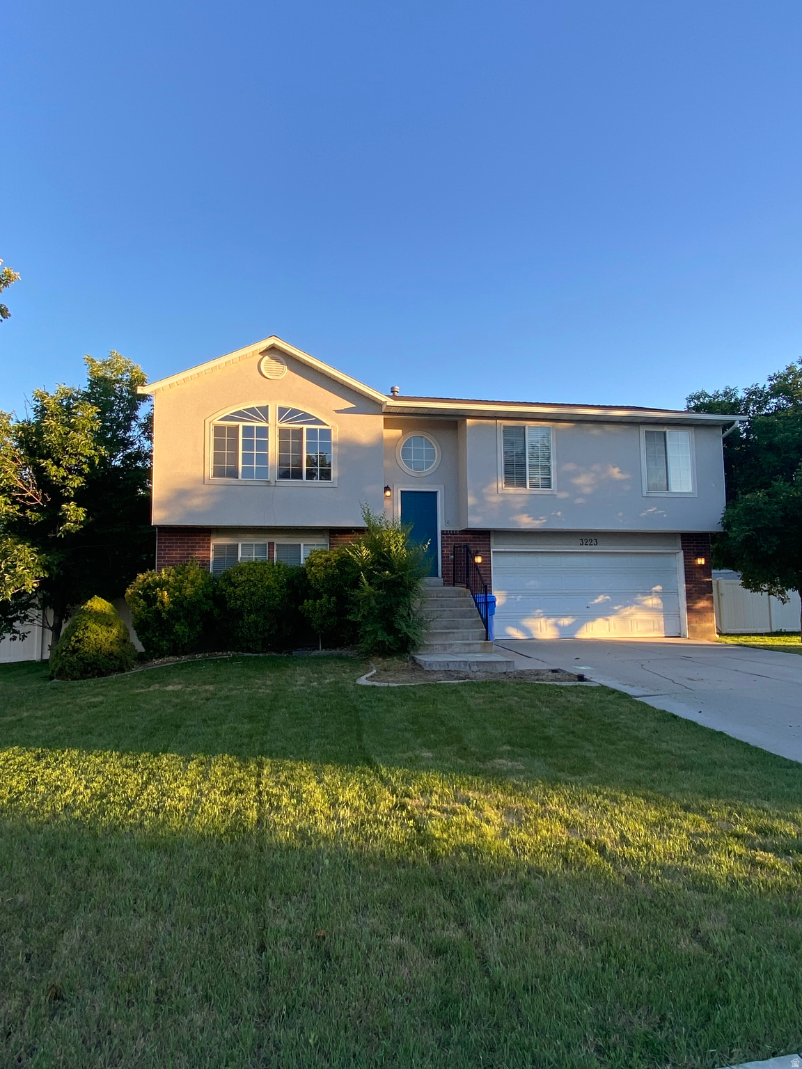 GOLDEN MEADOWS - Residential