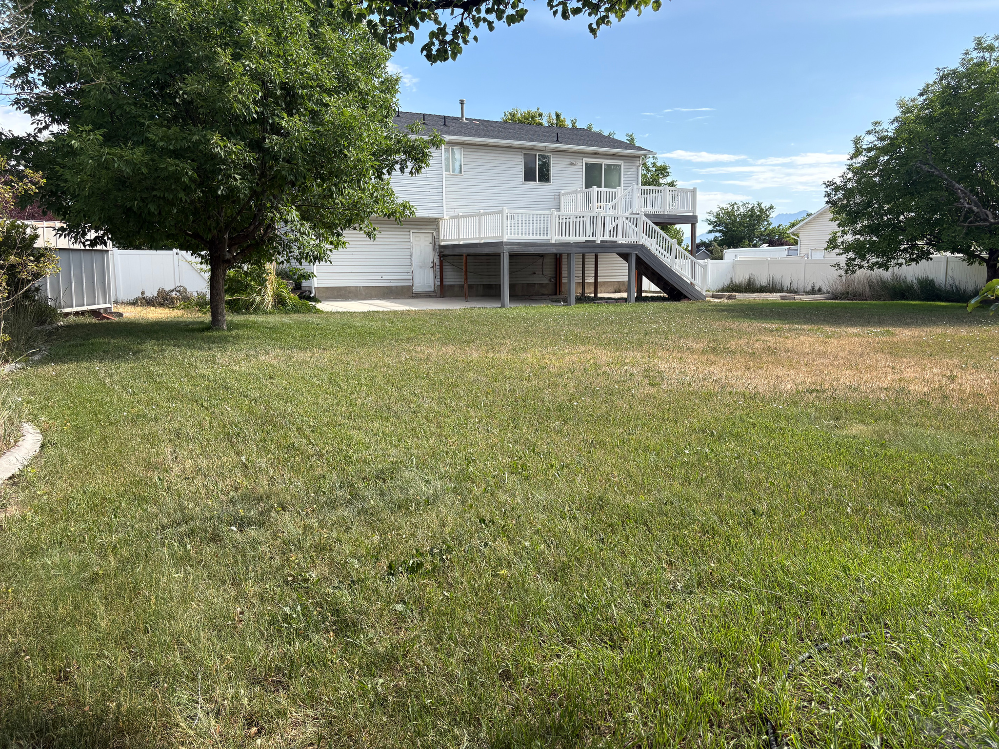 GOLDEN MEADOWS - Residential