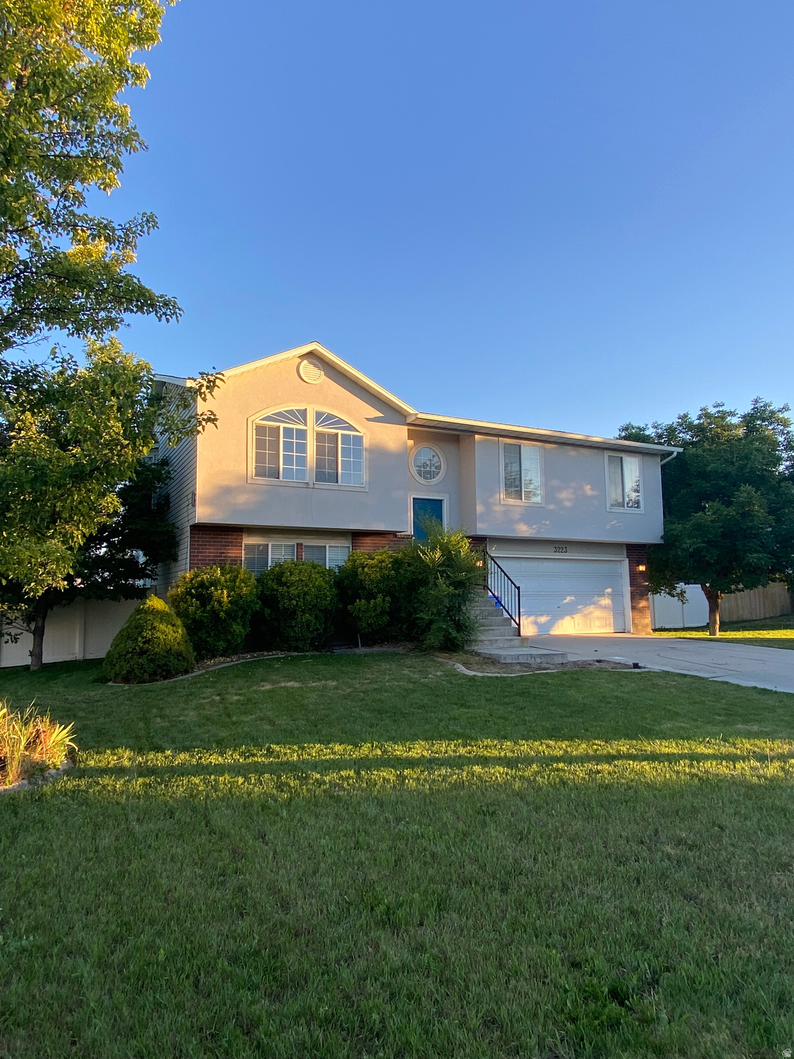 GOLDEN MEADOWS - Residential