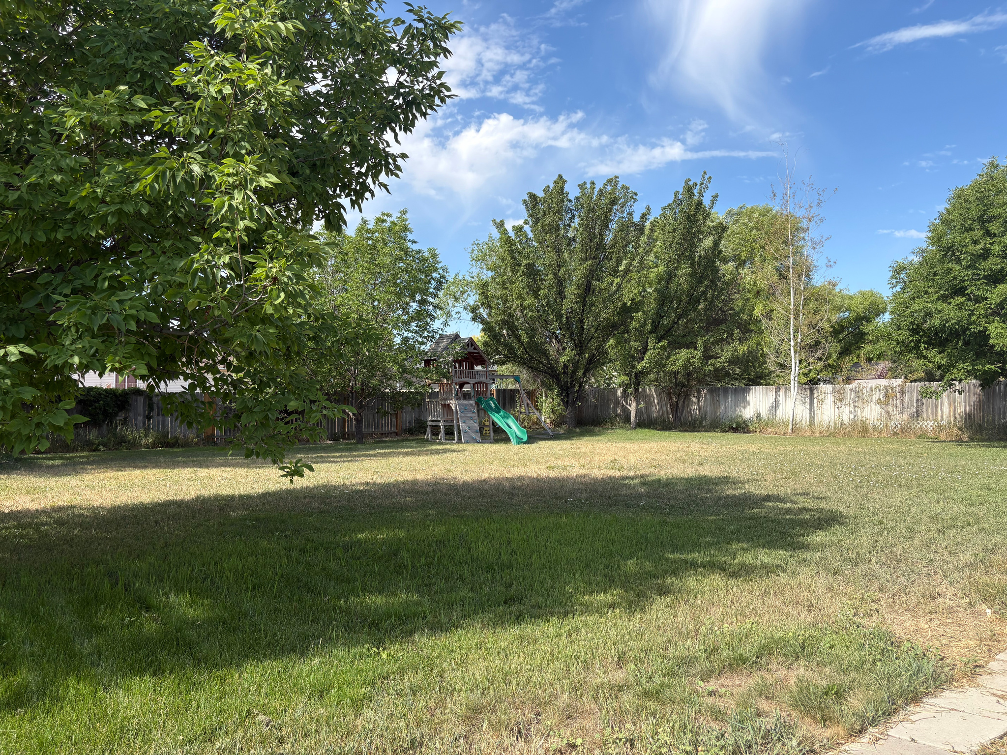 GOLDEN MEADOWS - Residential